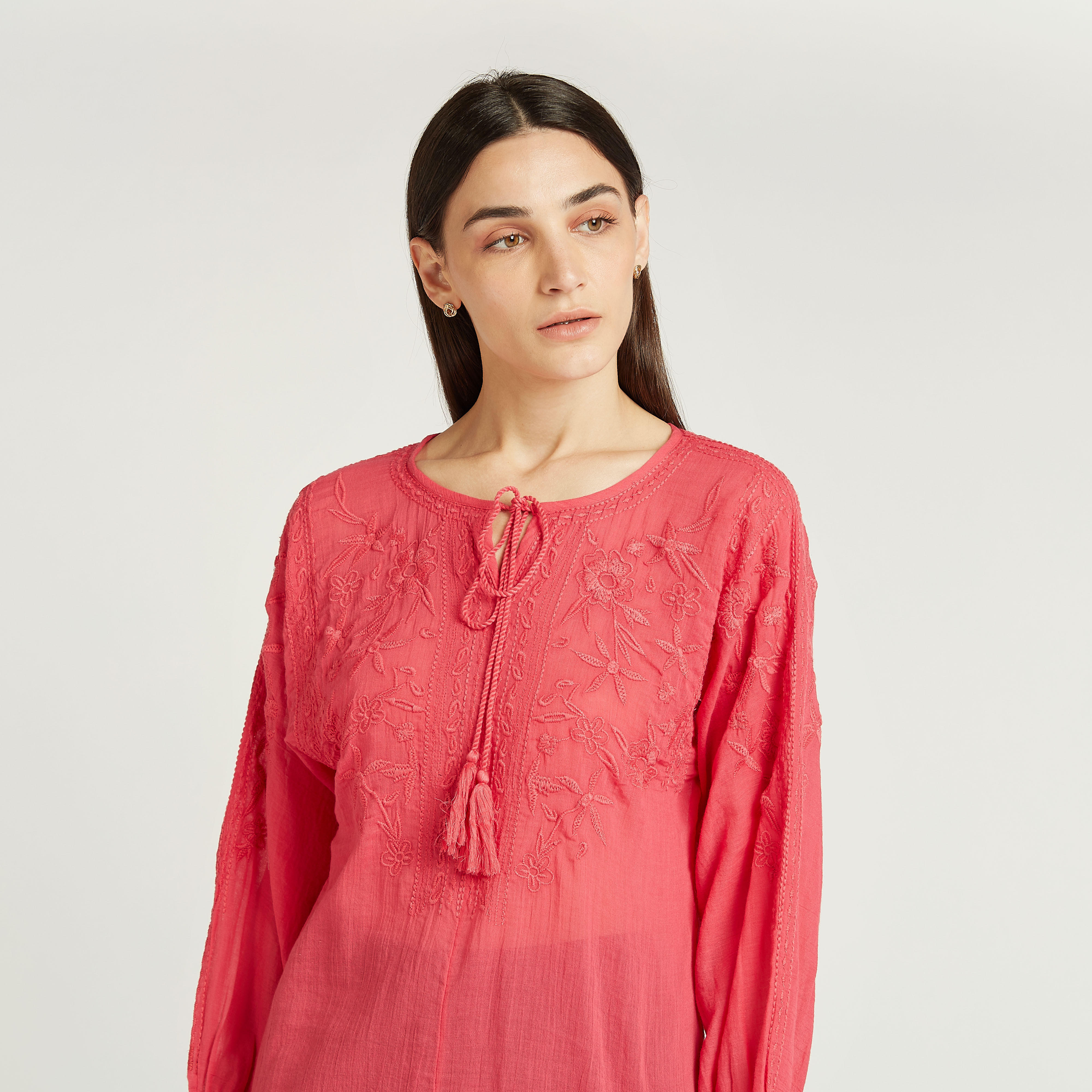 بلوزة مطرّزة بأكمام طويلة وأربطة-women-clothing-shirtsandblouses-blouses-image-3