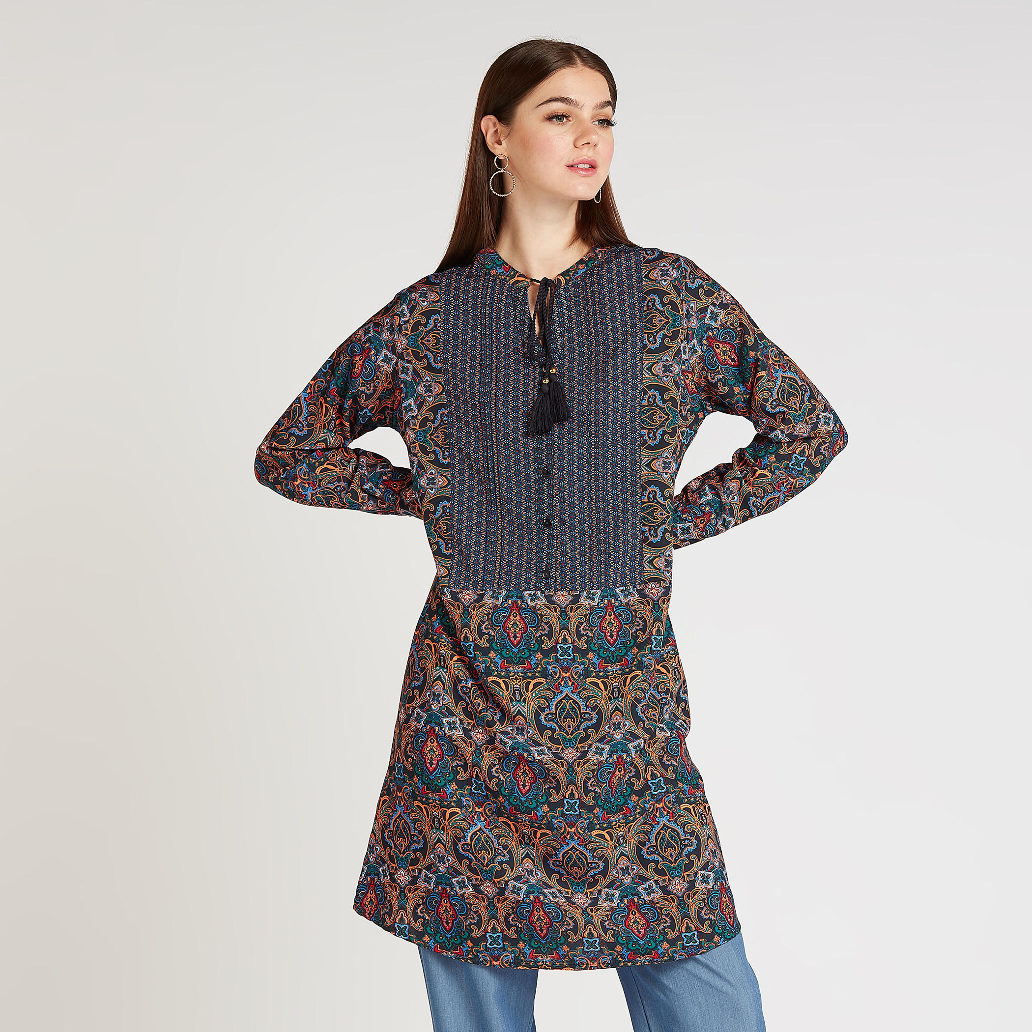 بلوزة طويلة بطبعات بأكمام طويلة وأربطة-women-clothing-shirtsandblouses-blouses-image-1