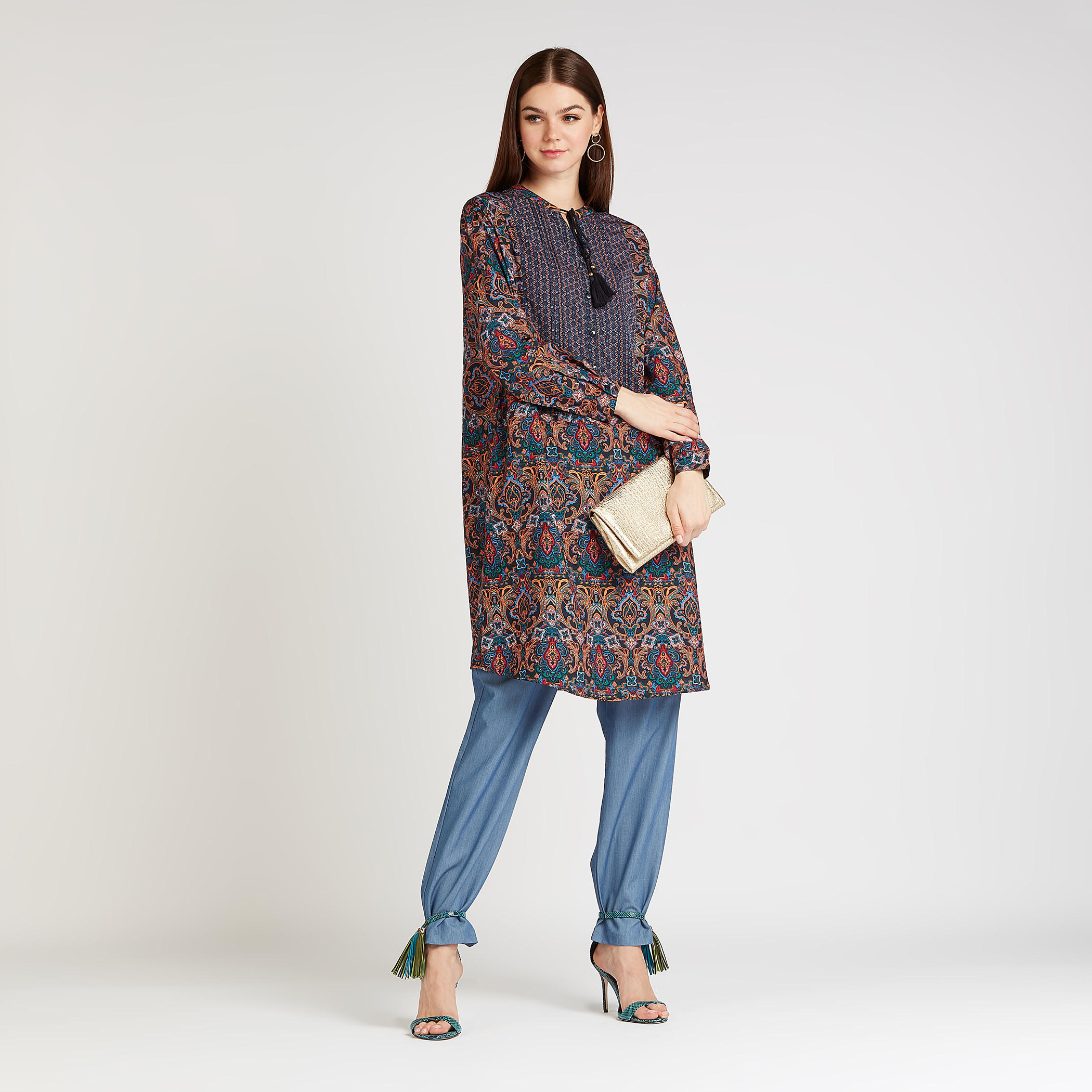 بلوزة طويلة بطبعات بأكمام طويلة وأربطة-women-clothing-shirtsandblouses-blouses-image-2