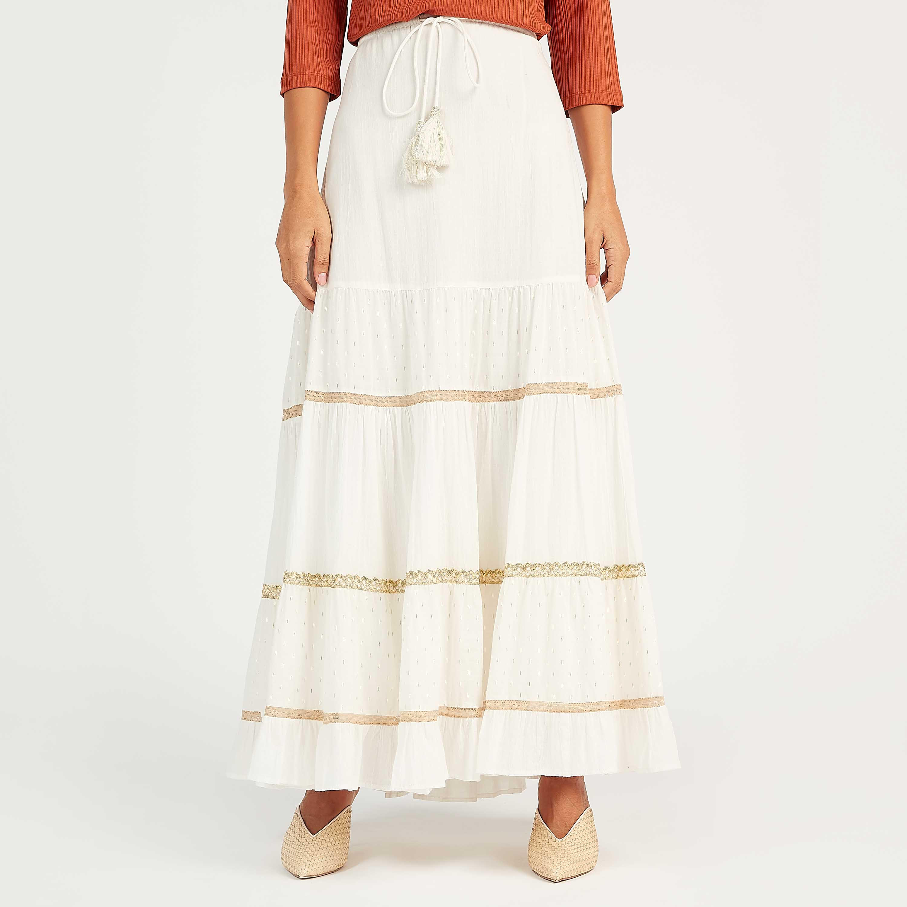 تنّورة مستدامة إيه لاين طويلة بتفاصيل دانتيل ورباط إغلاق-women-clothing-bottoms-skirts-image-1
