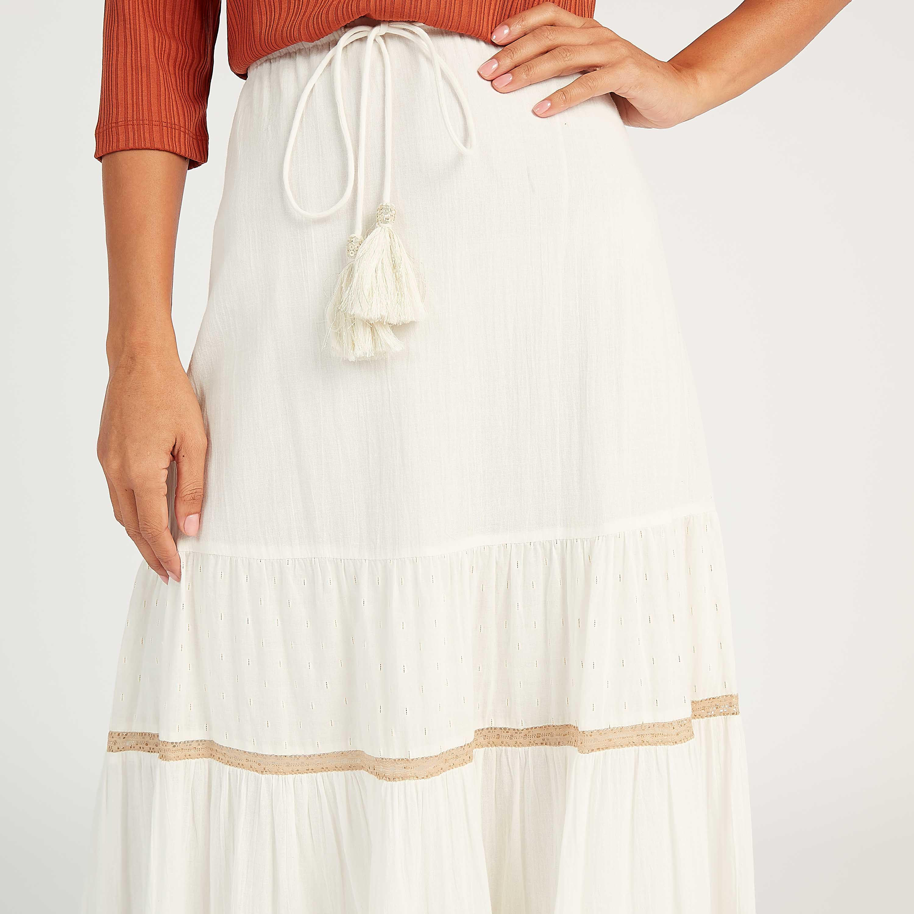 تنّورة مستدامة إيه لاين طويلة بتفاصيل دانتيل ورباط إغلاق-women-clothing-bottoms-skirts-image-3