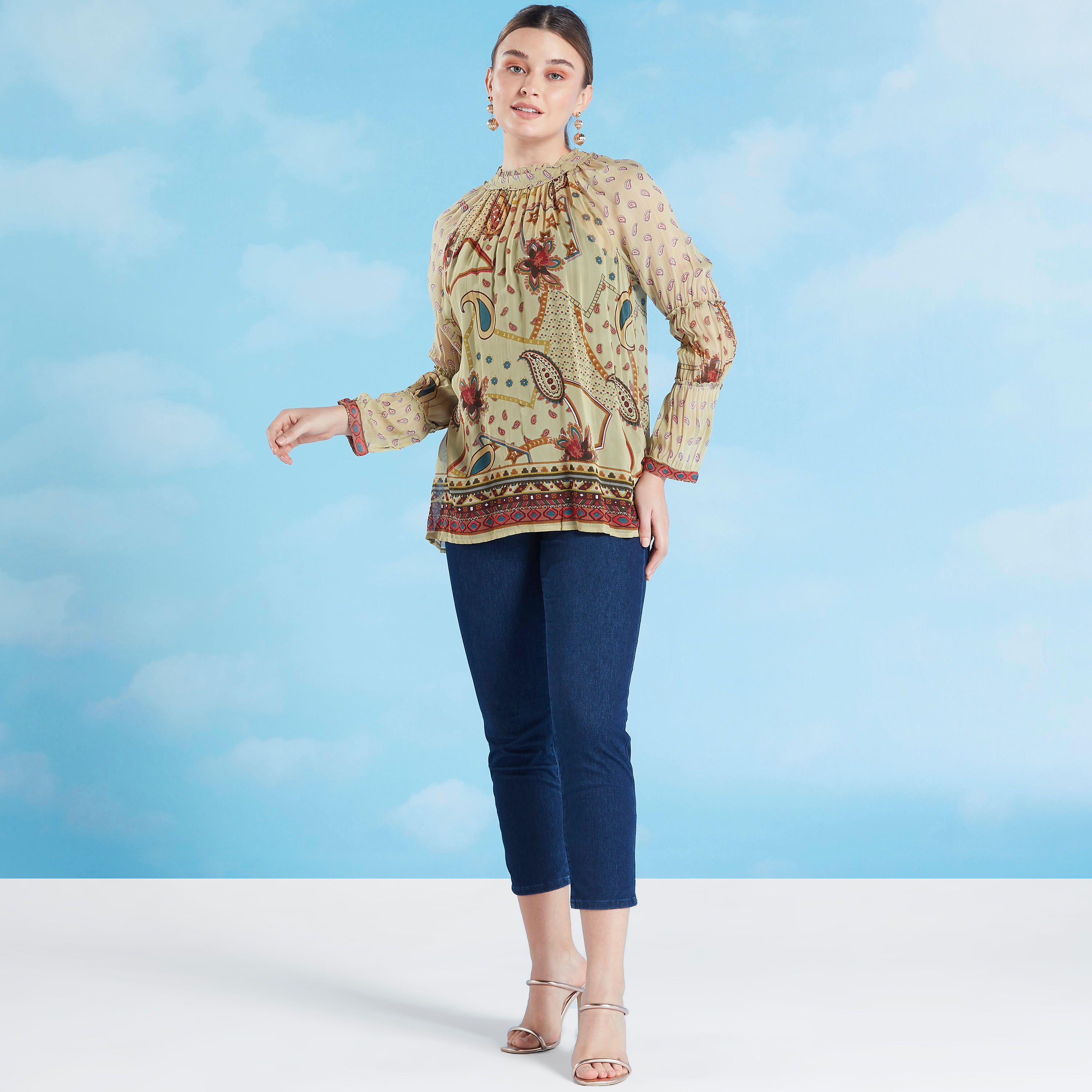 بلوزة مستدامة بياقة ضيّقة وأكمام طويلة وطبعات-women-clothing-shirtsandblouses-blouses-image-3