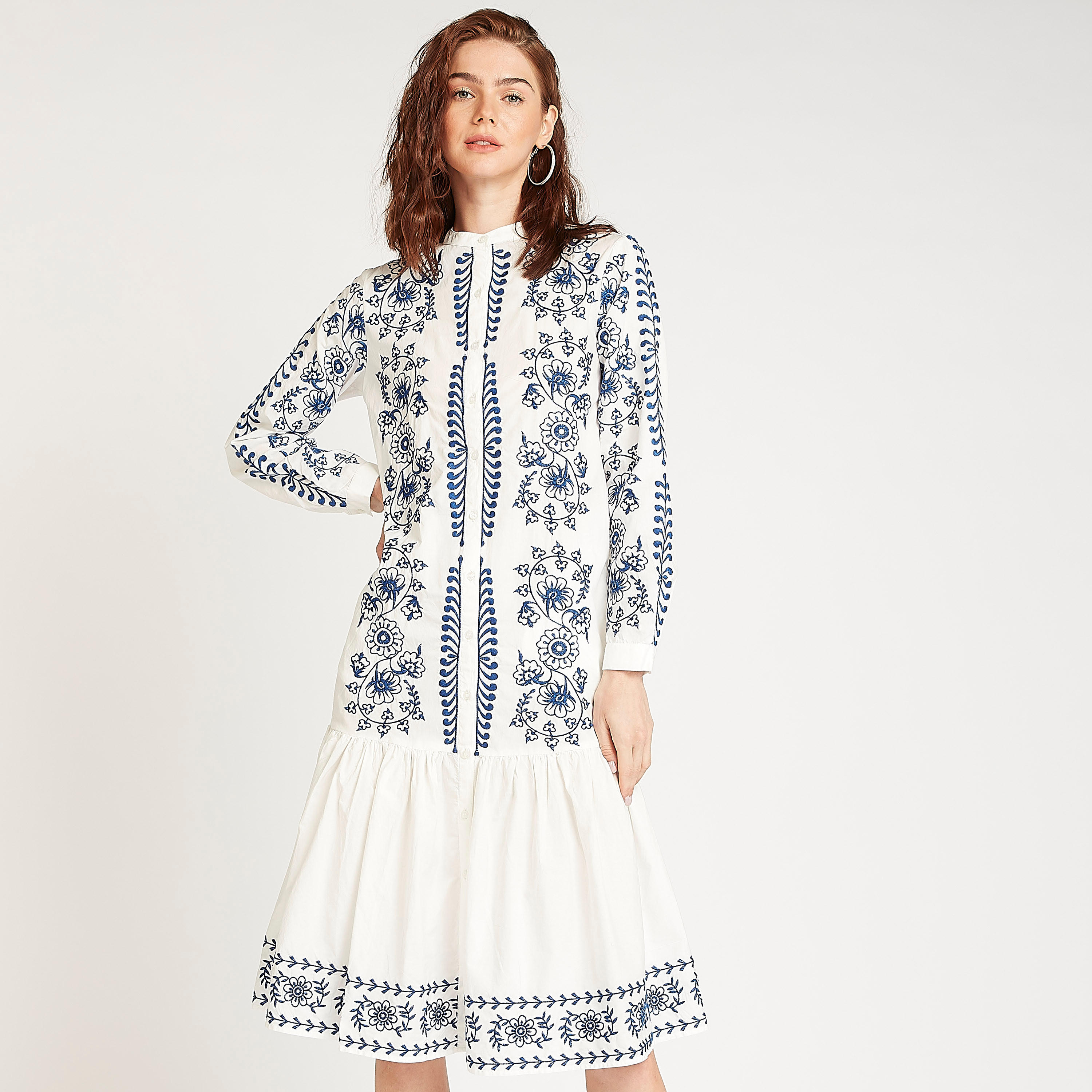فستان قميص مستدام مطرَز متوسط الطول بأكمام طويلة-women-clothing-dresses-image-1