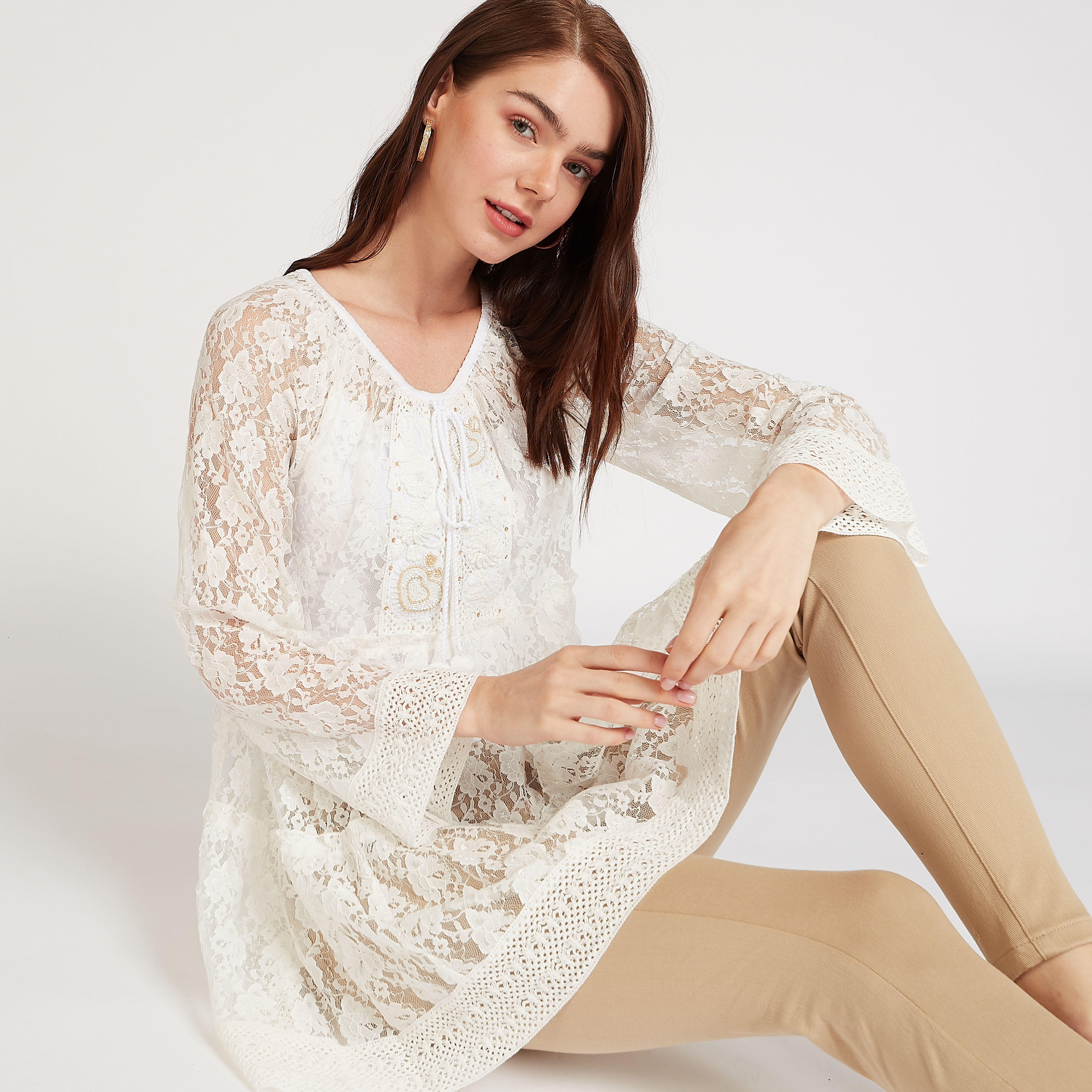بلوزة دانتيل مستدامة بأكمام طويلة وأربطة-women-clothing-shirtsandblouses-blouses-image-4