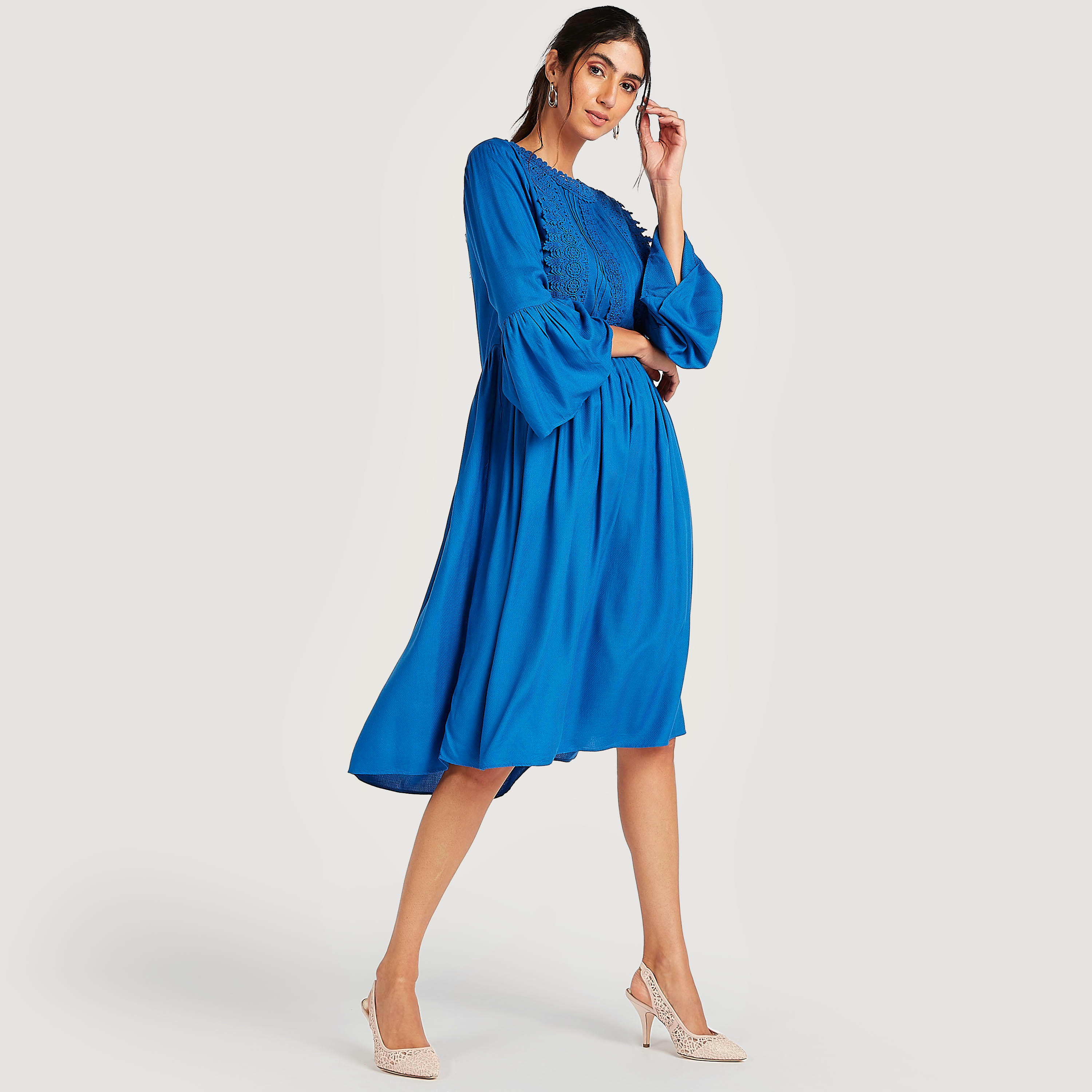 فستان إيه لاين ميدي بأكمام واسعة و تفاصيل دانتيل-women-clothing-dresses-image-2