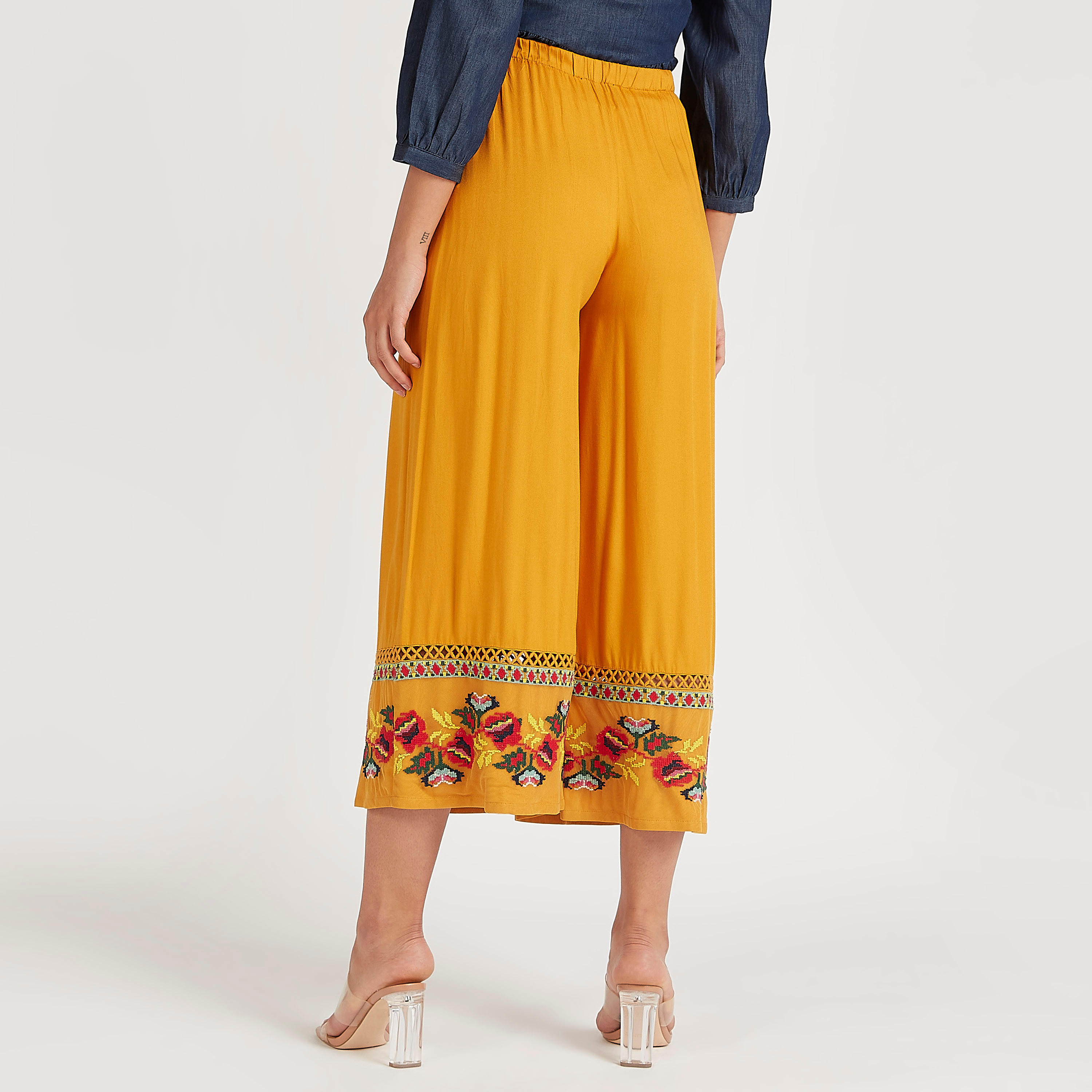 بنطلون كوليتوس مطرّز بقصّة واسعة وخصر متوسّط الارتفاع وزر إغلاق-women-clothing-bottoms-trousers-image-3