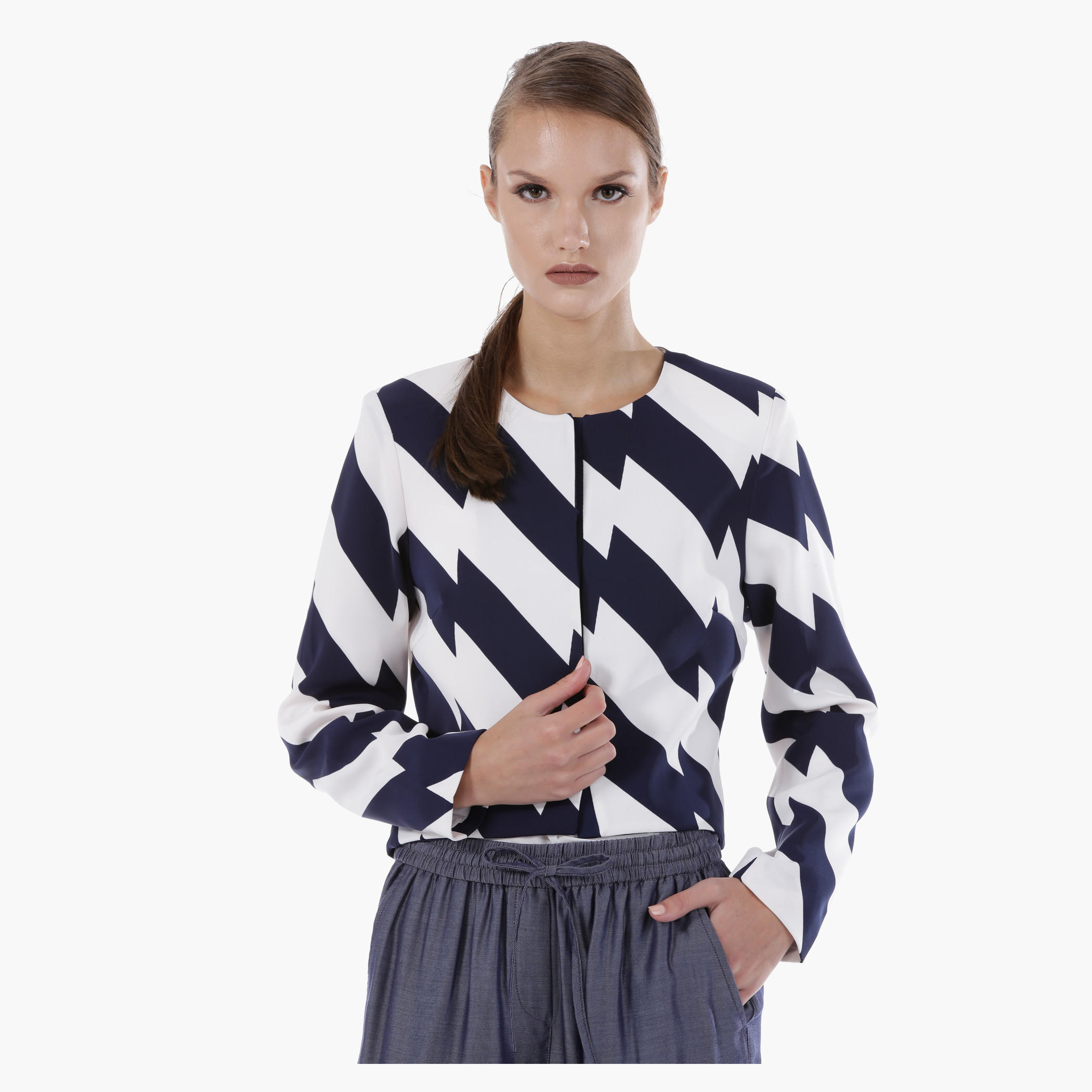 Chanel-Shaped Jacket in Regular Fit-women-clothing-coatsandjackets-blazers-image-1