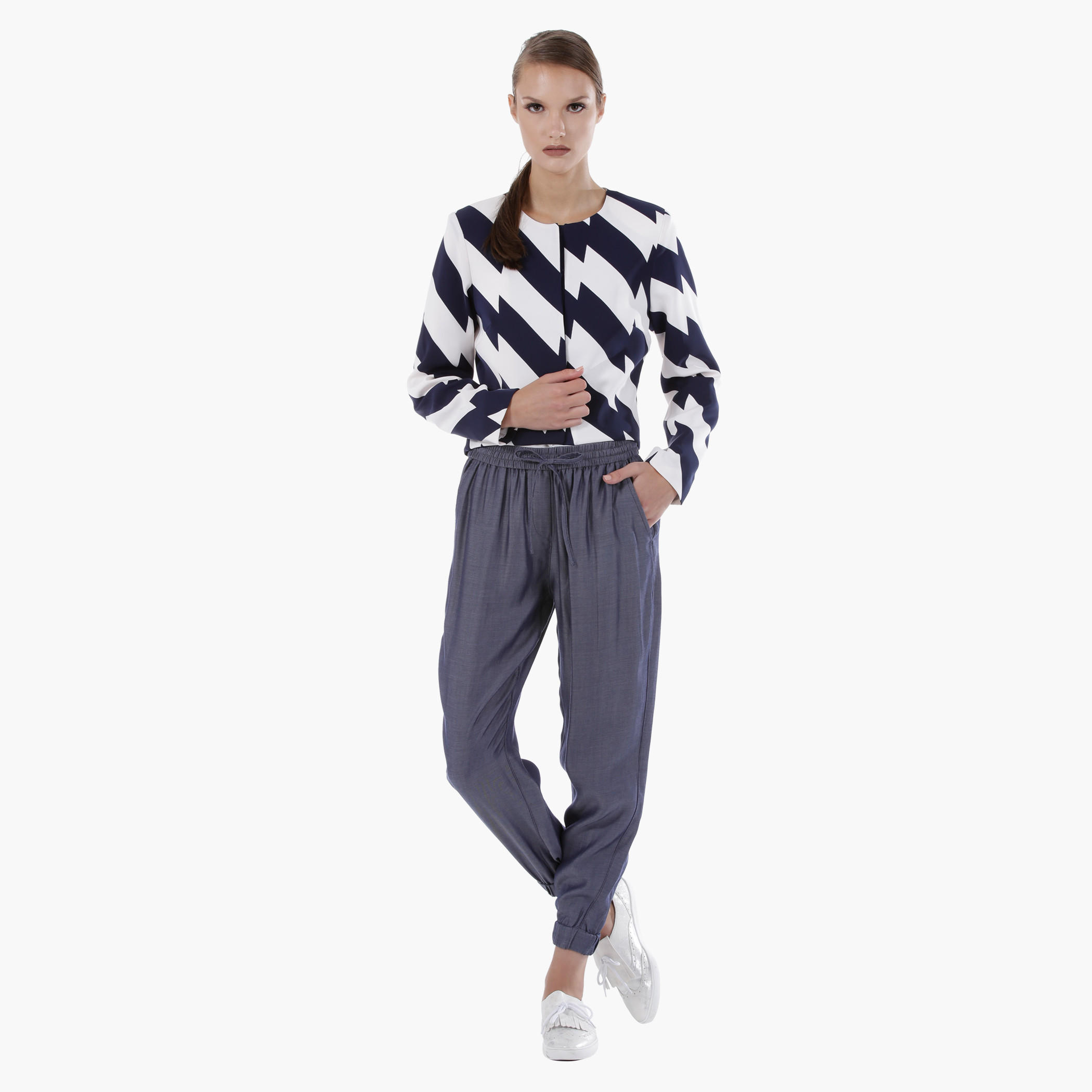 Chanel-Shaped Jacket in Regular Fit-women-clothing-coatsandjackets-blazers-image-1