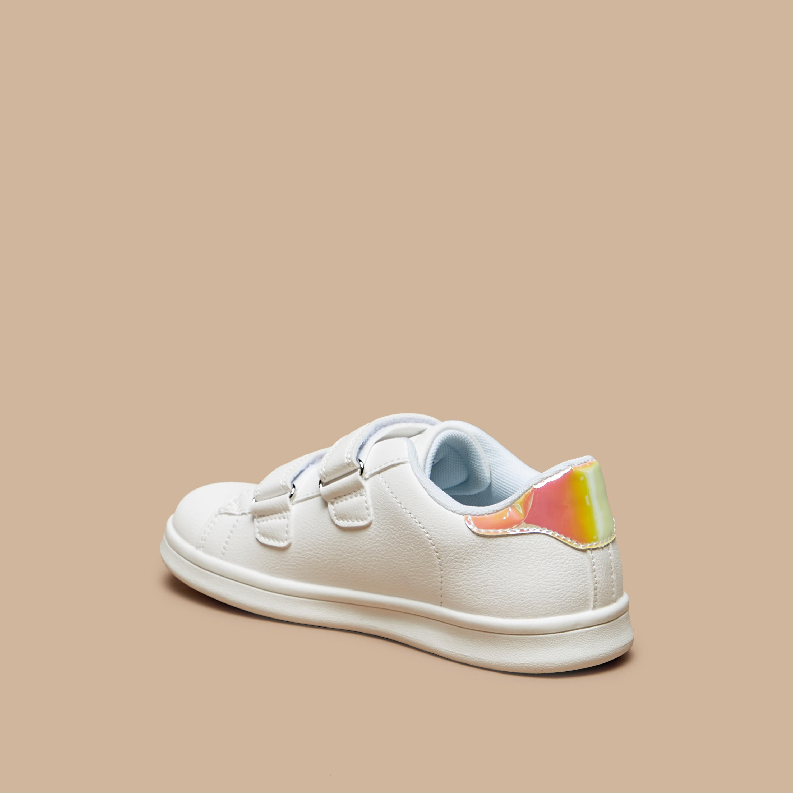 حذاء سنيكرز بارز الملمس بشريط إغلاق لاصق من ليتل ميسي-girls-shoes-sneakers-image-2