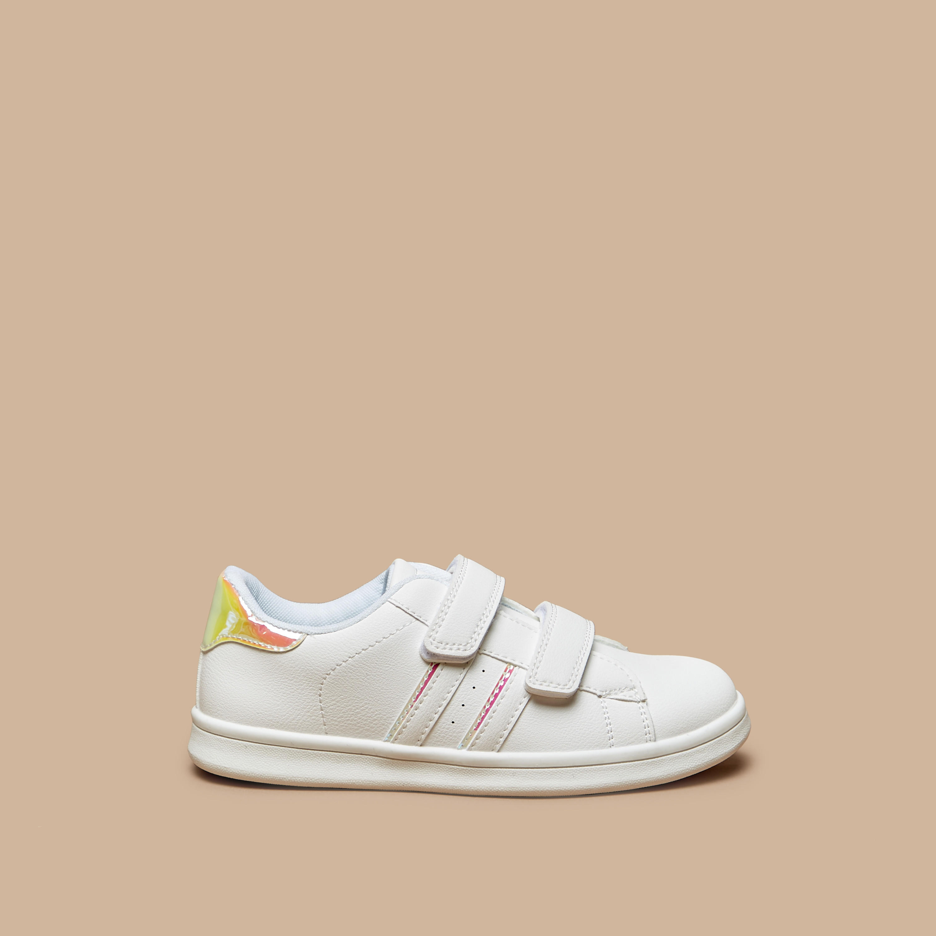 حذاء سنيكرز بارز الملمس بشريط إغلاق لاصق من ليتل ميسي-girls-shoes-sneakers-image-3