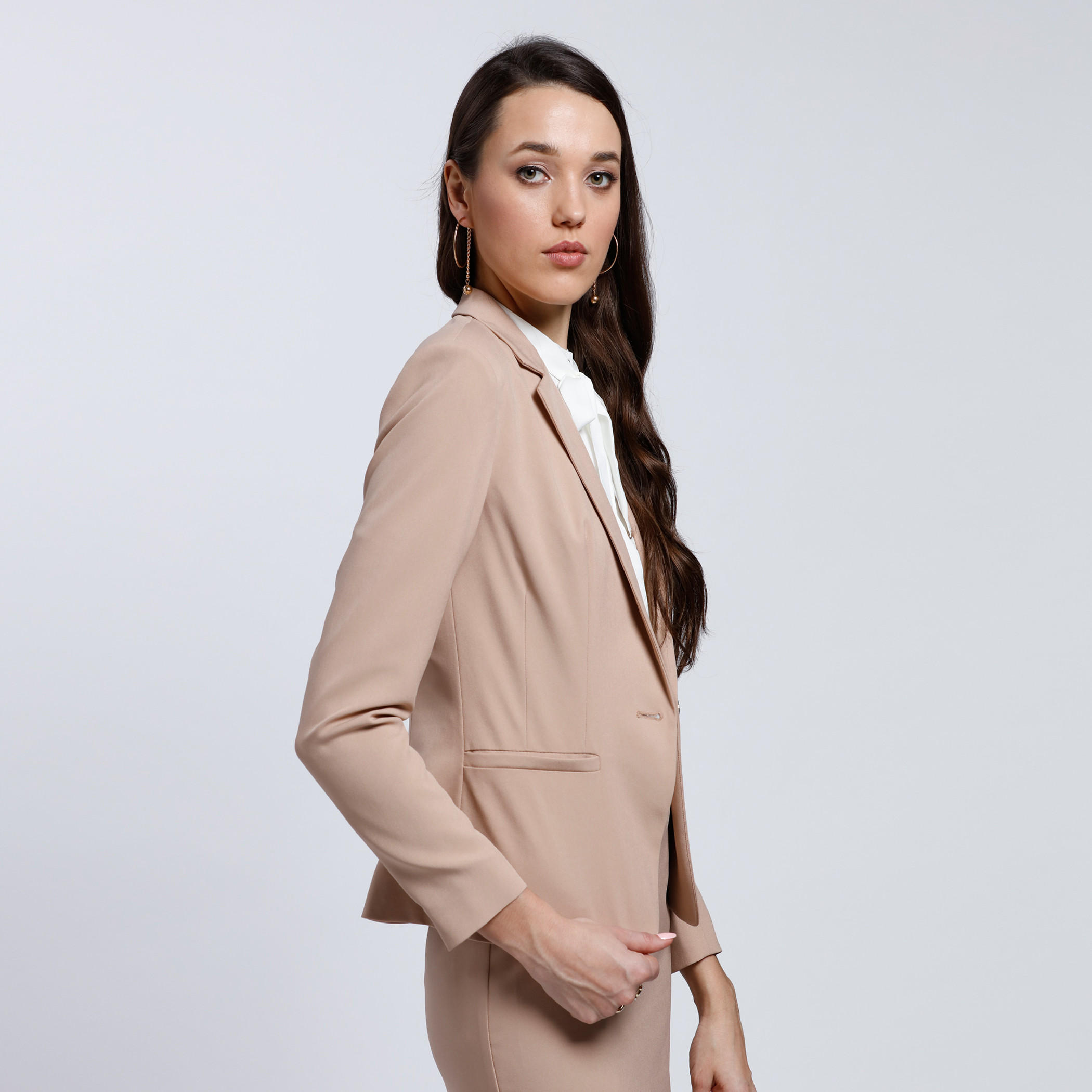 Long Sleeves Blazer with Notch Collar and Button Closure-women-clothing-coatsandjackets-blazers-image-3