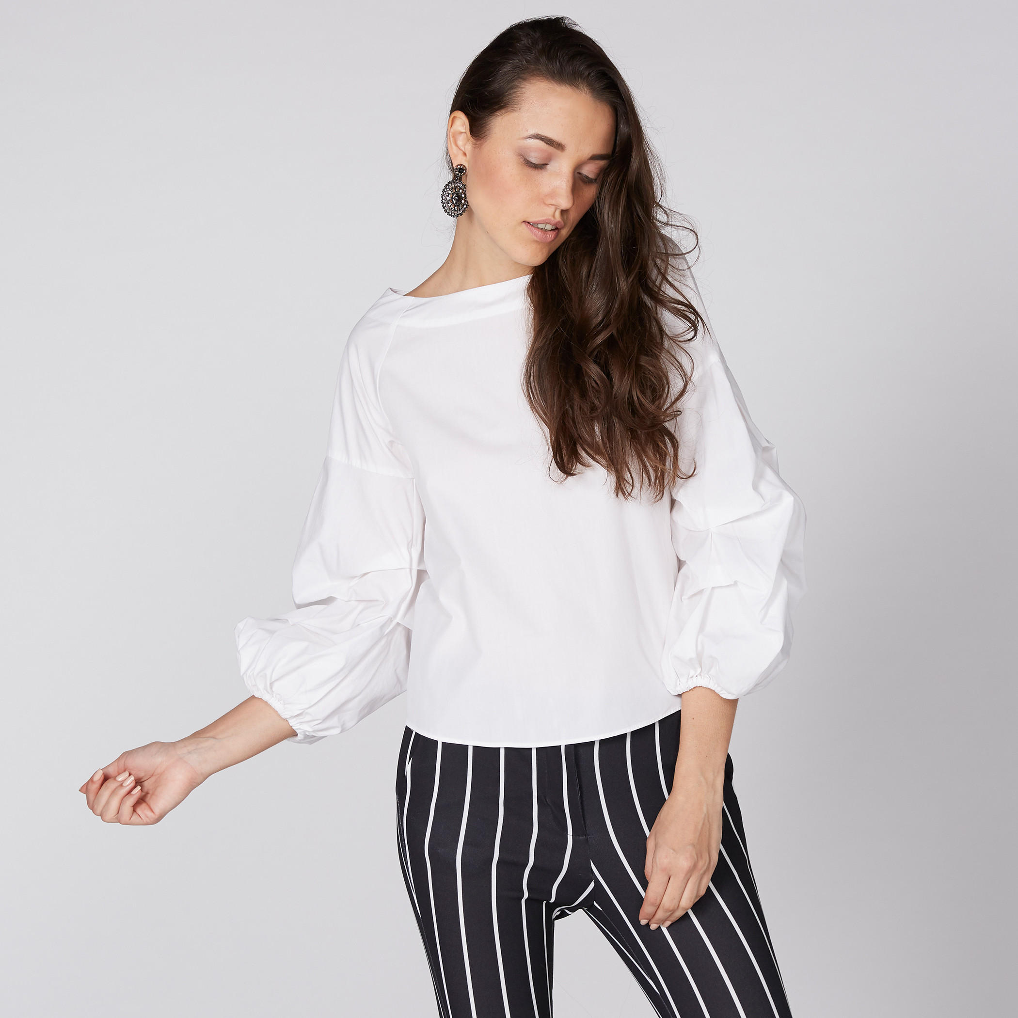بلوزة بياقة مستديرة وأكمام منتفخة-women-clothing-shirtsandblouses-blouses-image-1