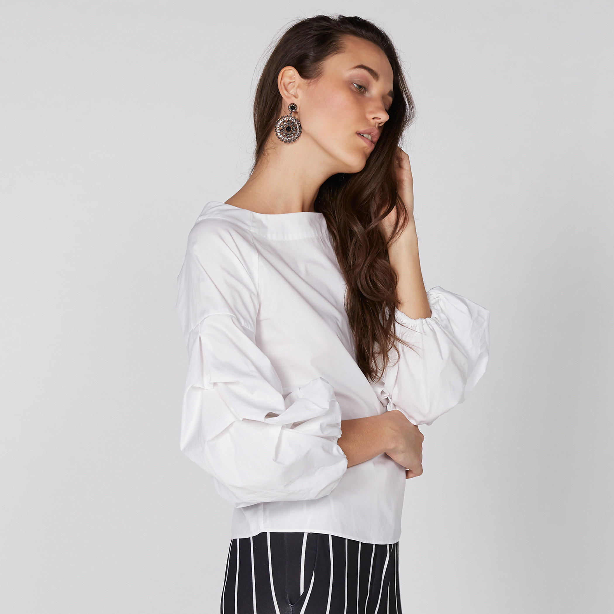 بلوزة بياقة مستديرة وأكمام منتفخة-women-clothing-shirtsandblouses-blouses-image-2