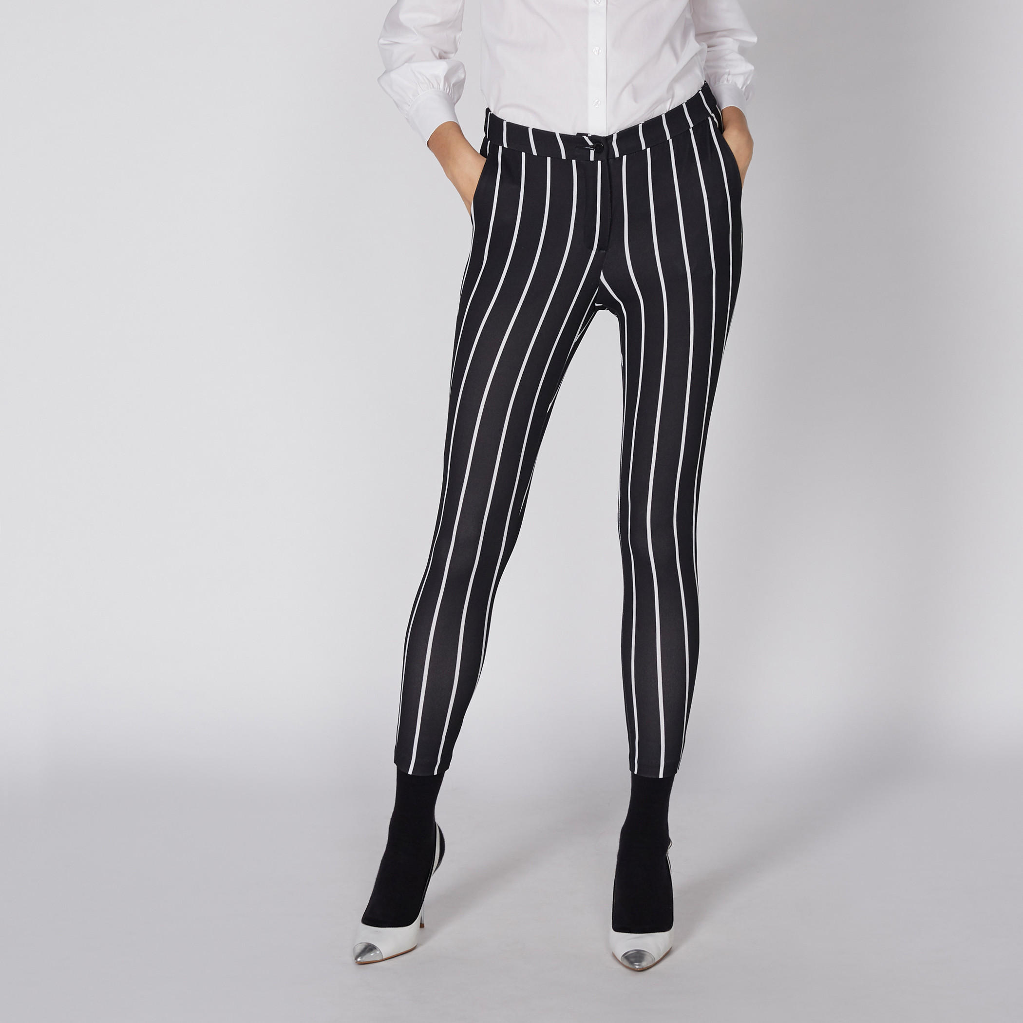 بنطلون مقلّم بزر إغلاق-women-clothing-bottoms-trousers-image-5