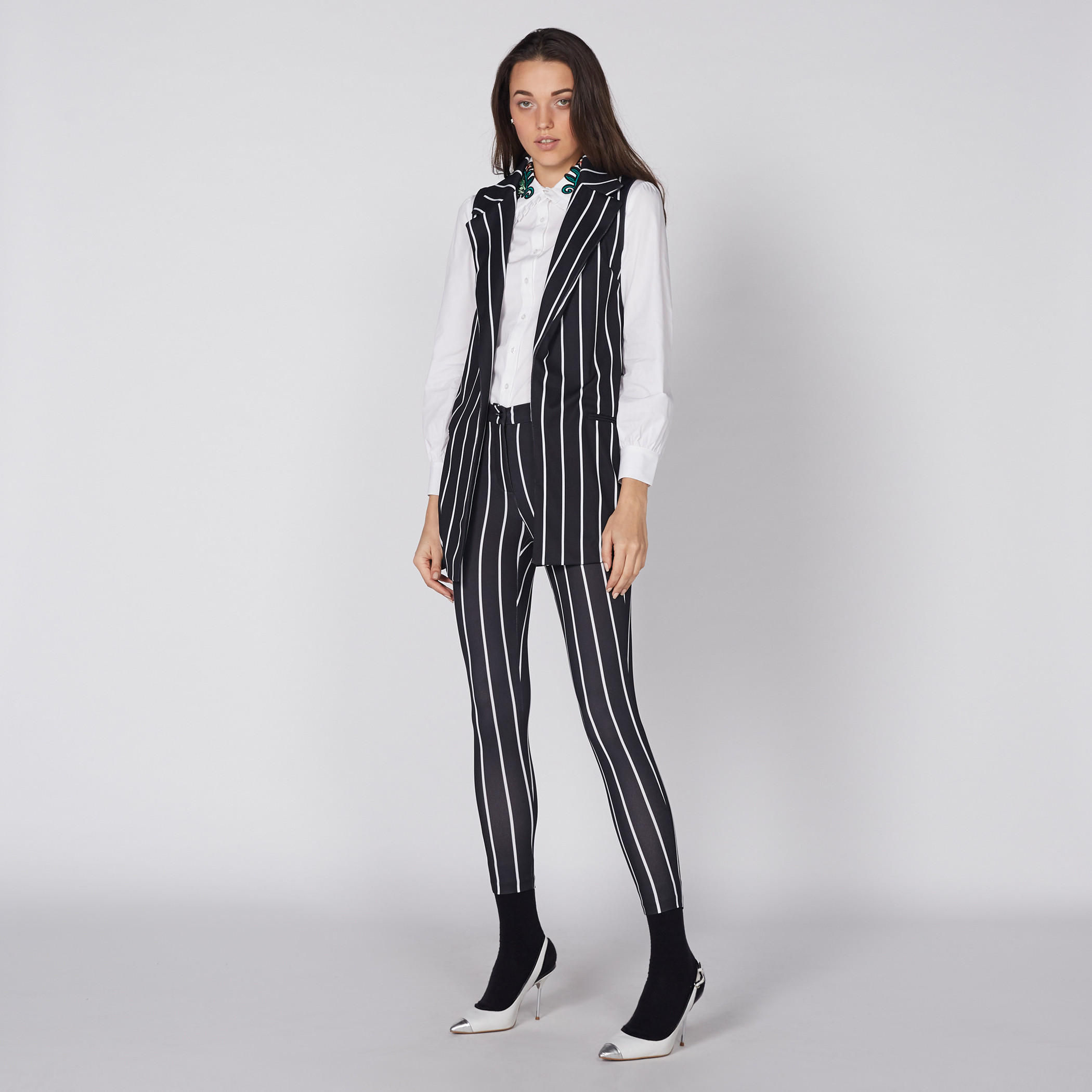 بنطلون مقلّم بزر إغلاق-women-clothing-bottoms-trousers-image-4