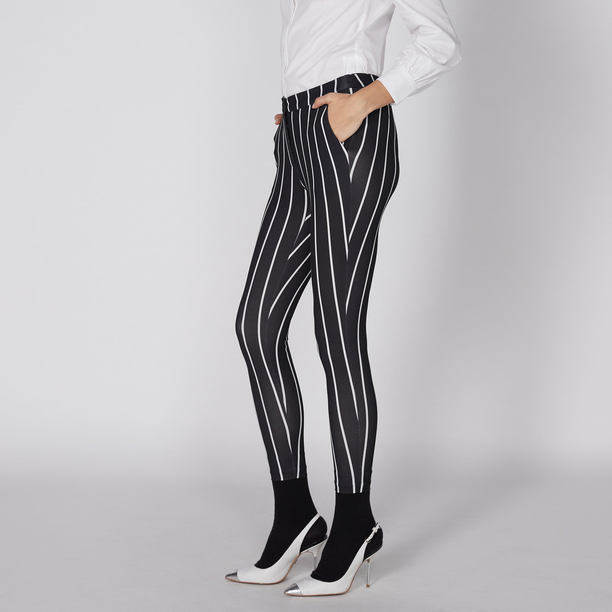 بنطلون مقلّم بزر إغلاق-women-clothing-bottoms-trousers-image-3
