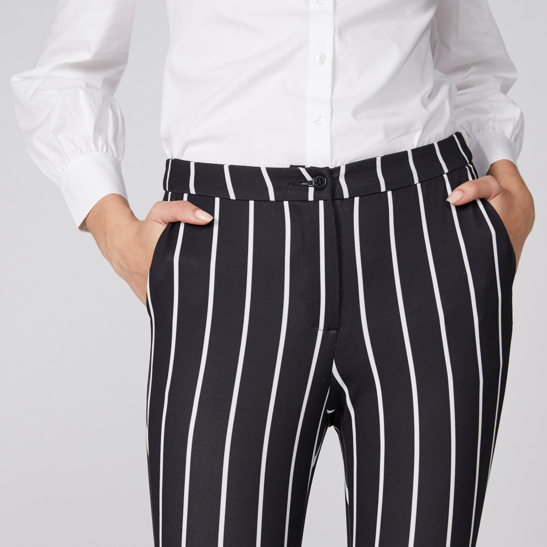 بنطلون مقلّم بزر إغلاق-women-clothing-bottoms-trousers-image-2