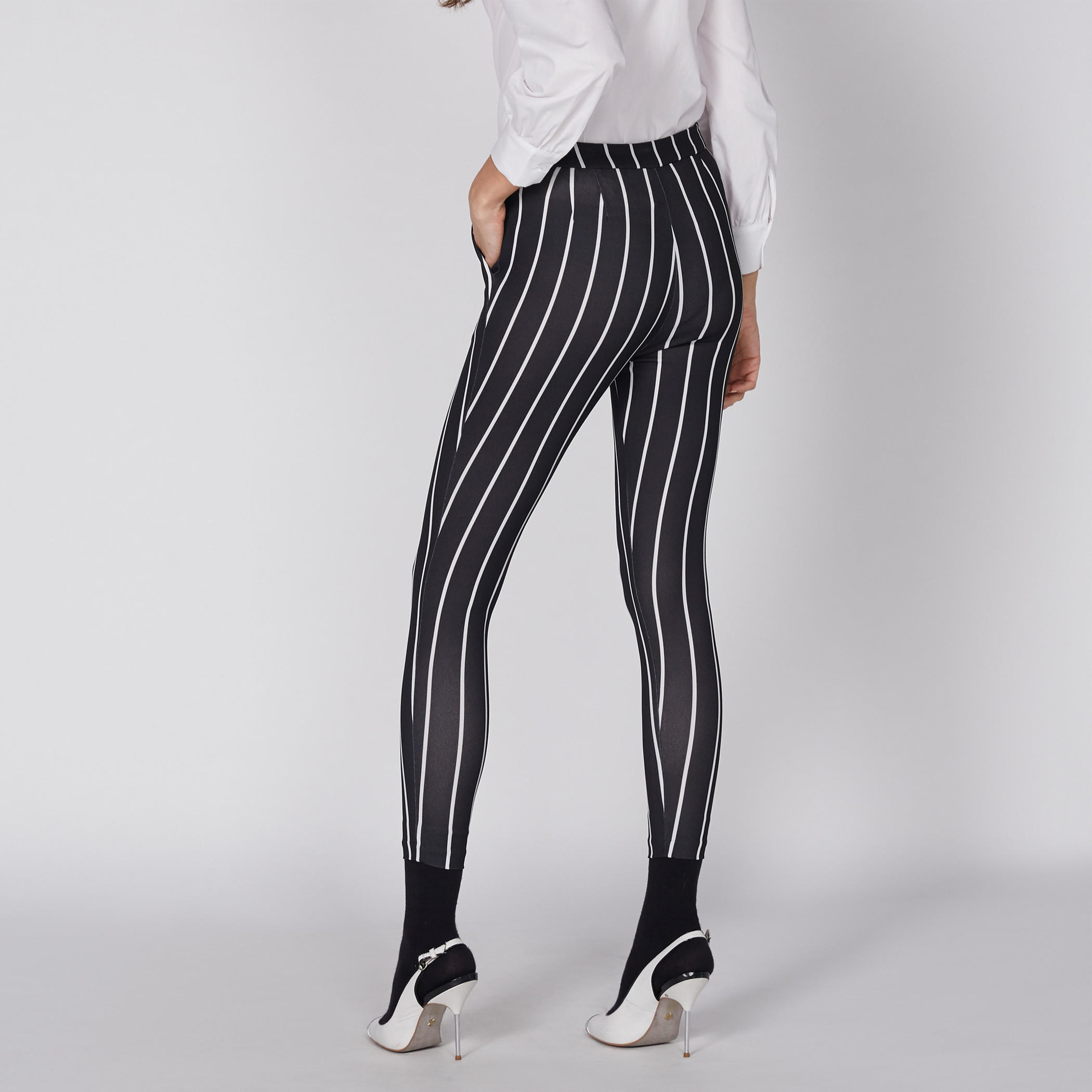بنطلون مقلّم بزر إغلاق-women-clothing-bottoms-trousers-image-1