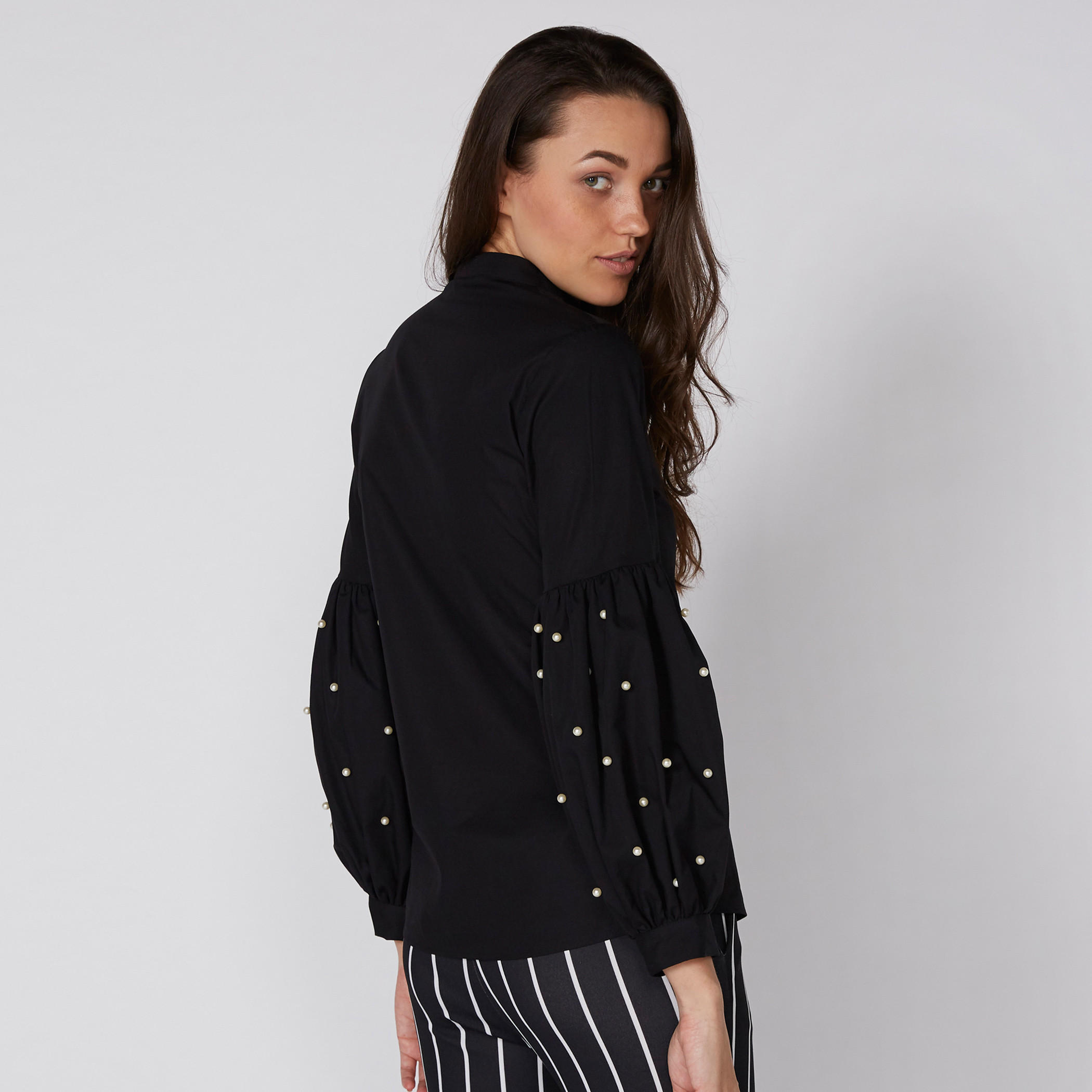 قميص مزخرف بأكمام طويلة وأزرار-women-clothing-shirtsandblouses-shirts-image-1