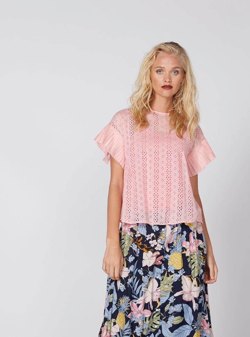 بلوزة بتفاصيل شيفلي وياقة مستديرة-women-clothing-shirtsandblouses-blouses-image-1