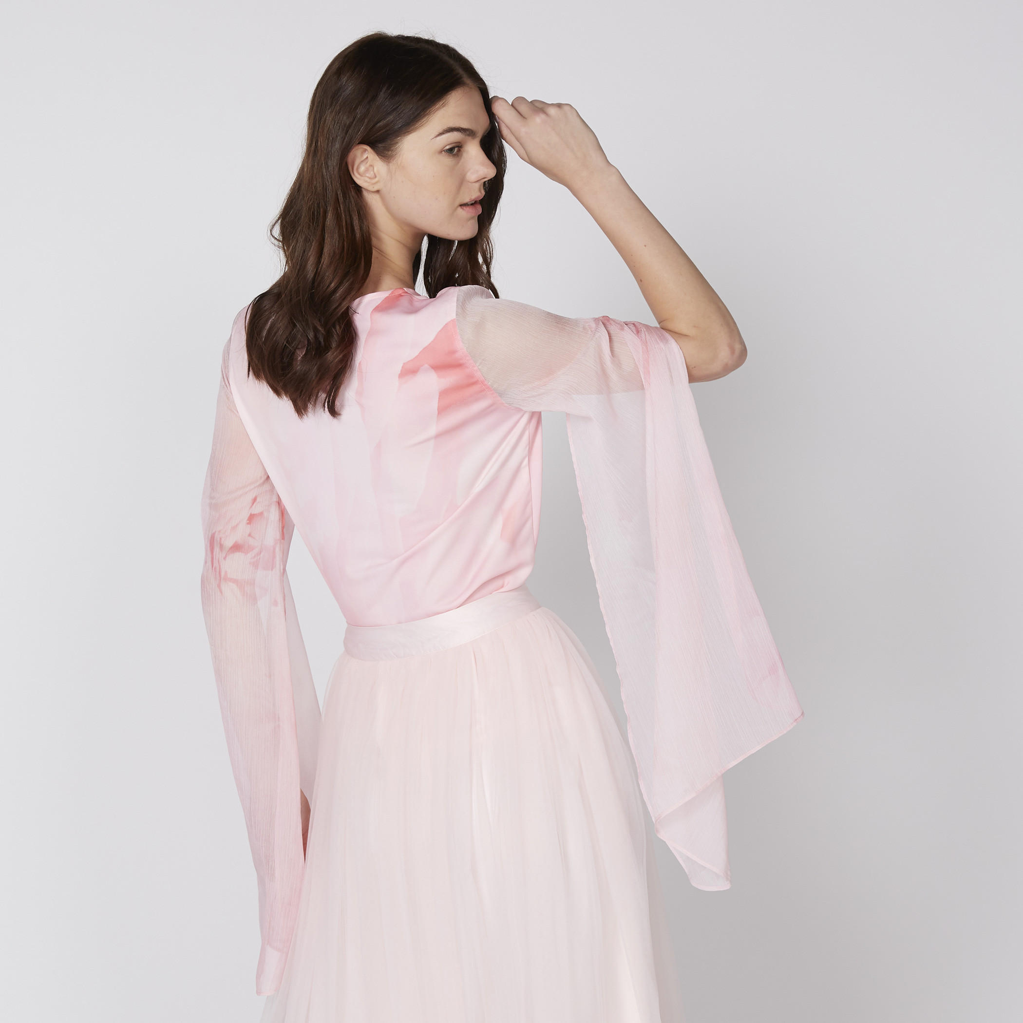 بلوزة بياقة مستديرة وأكمام طويلة وطبعات-women-clothing-shirtsandblouses-blouses-image-4