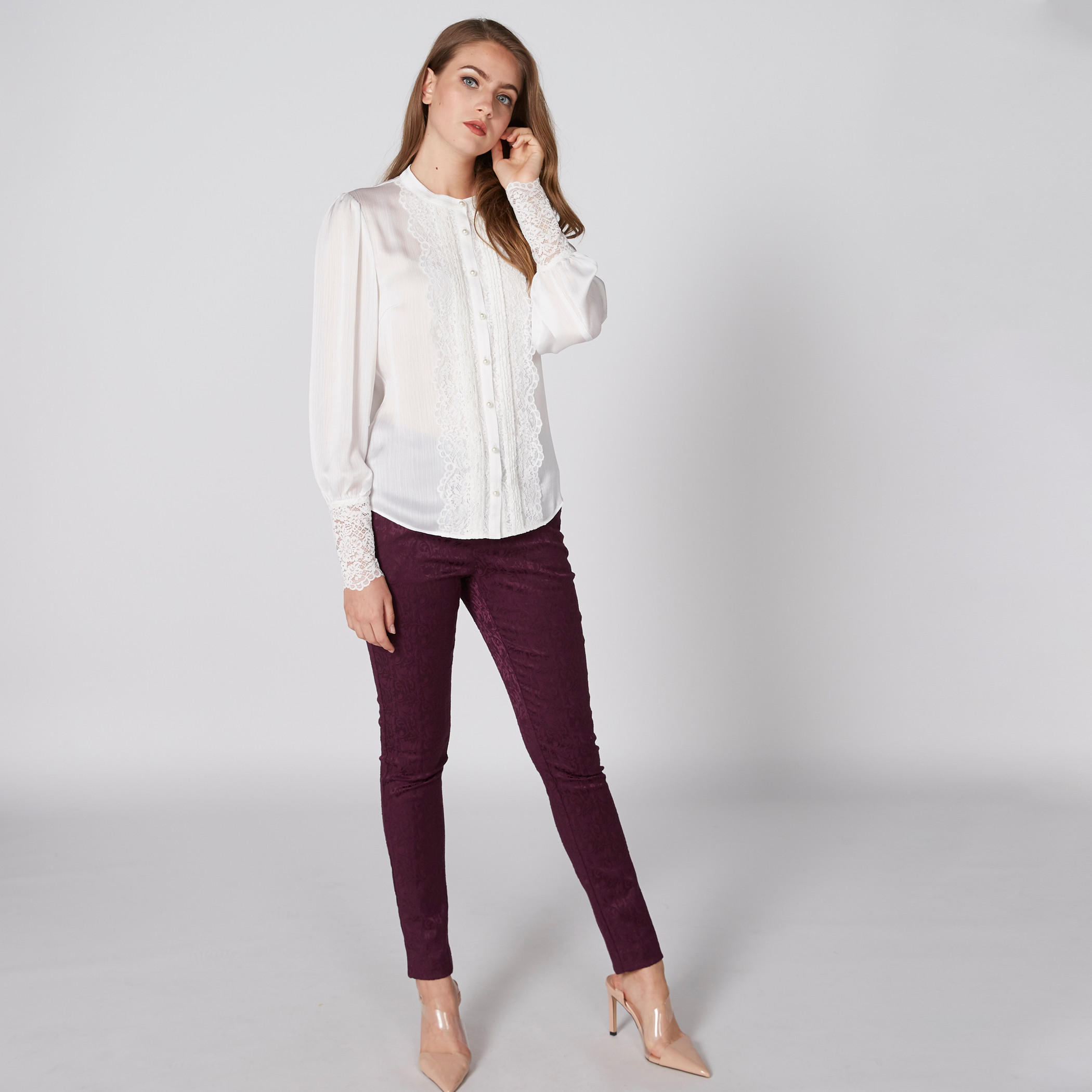 قميص بأكمام طويلة وتفاصيل دانتيل ولؤلؤ-women-clothing-shirtsandblouses-blouses-image-3