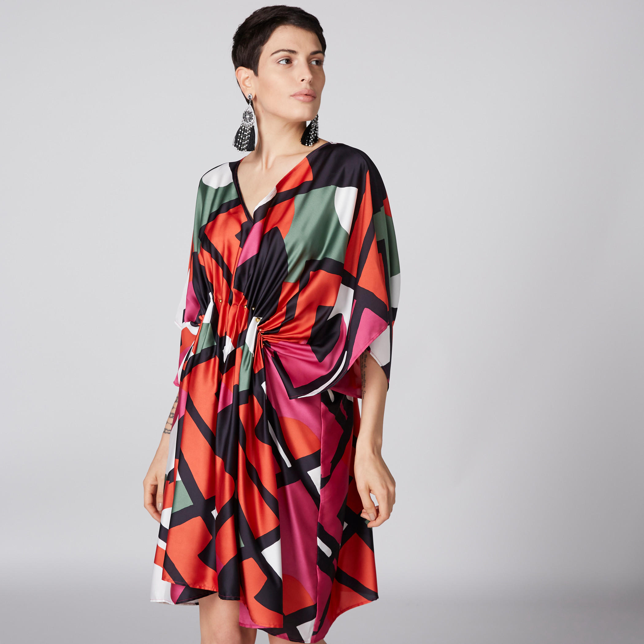 فستان متوسط الطول بياقة V وطبعات-women-clothing-dresses-image-3