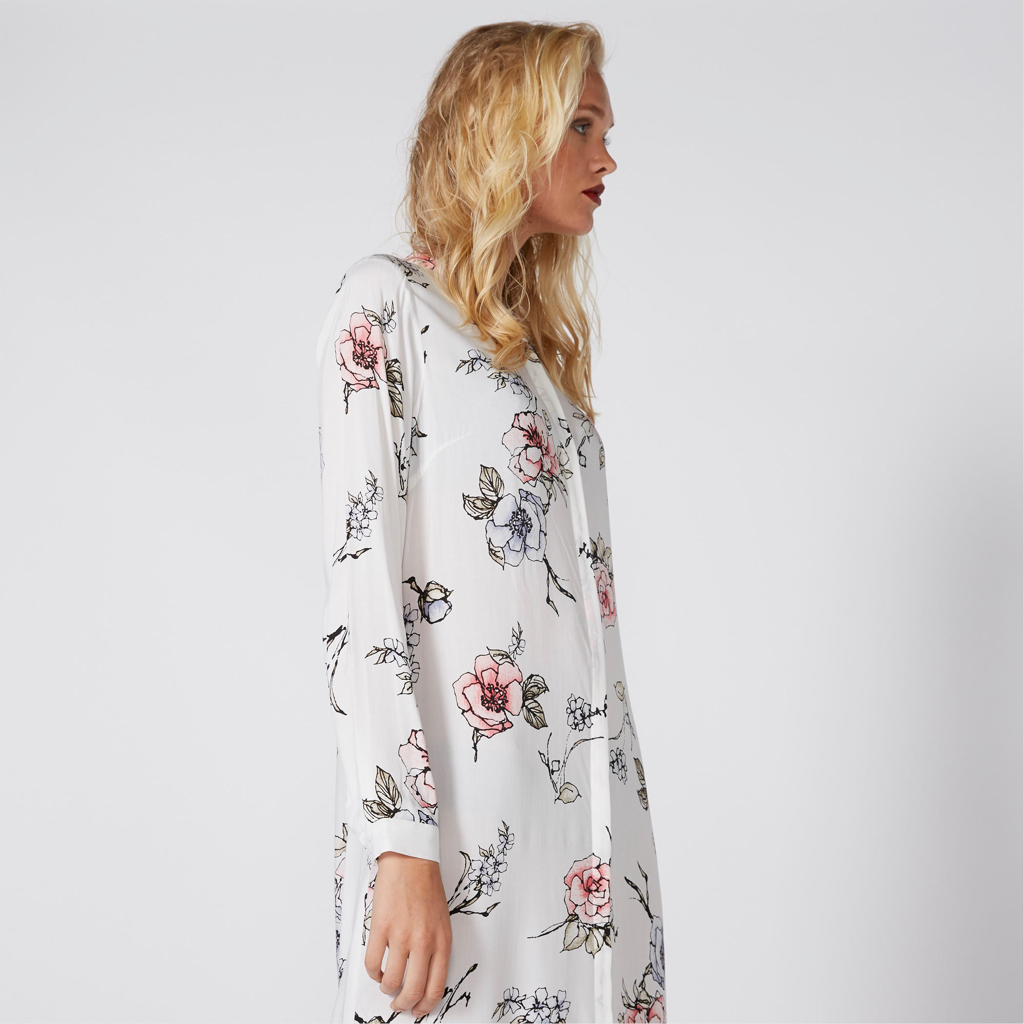 فستان طويل بطبعات وأكمام طويلة وأزرار غير مرئية-women-clothing-dresses-image-5