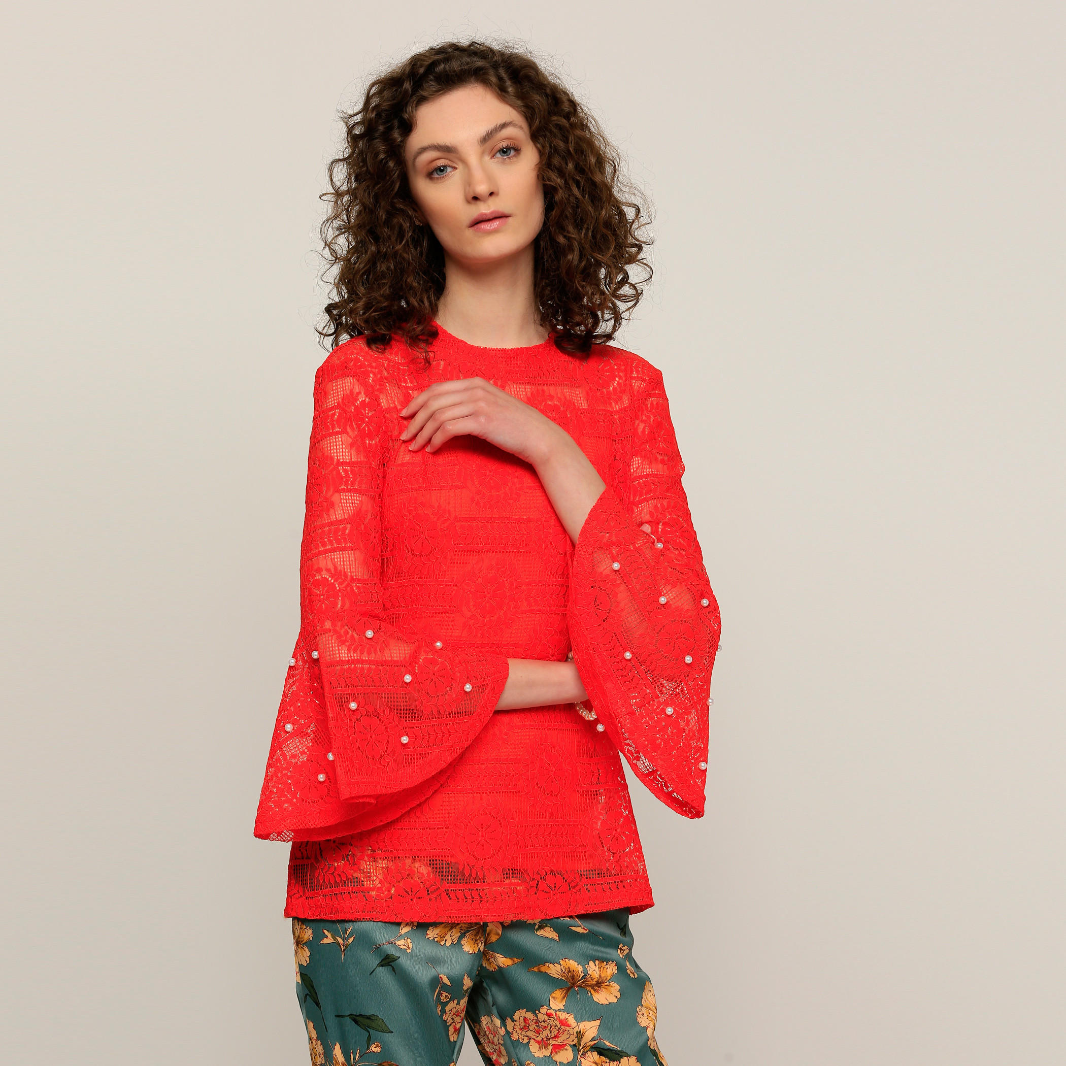 بلوزة بياقة مستديرة وأكمام عريضة-women-clothing-shirtsandblouses-blouses-image-5