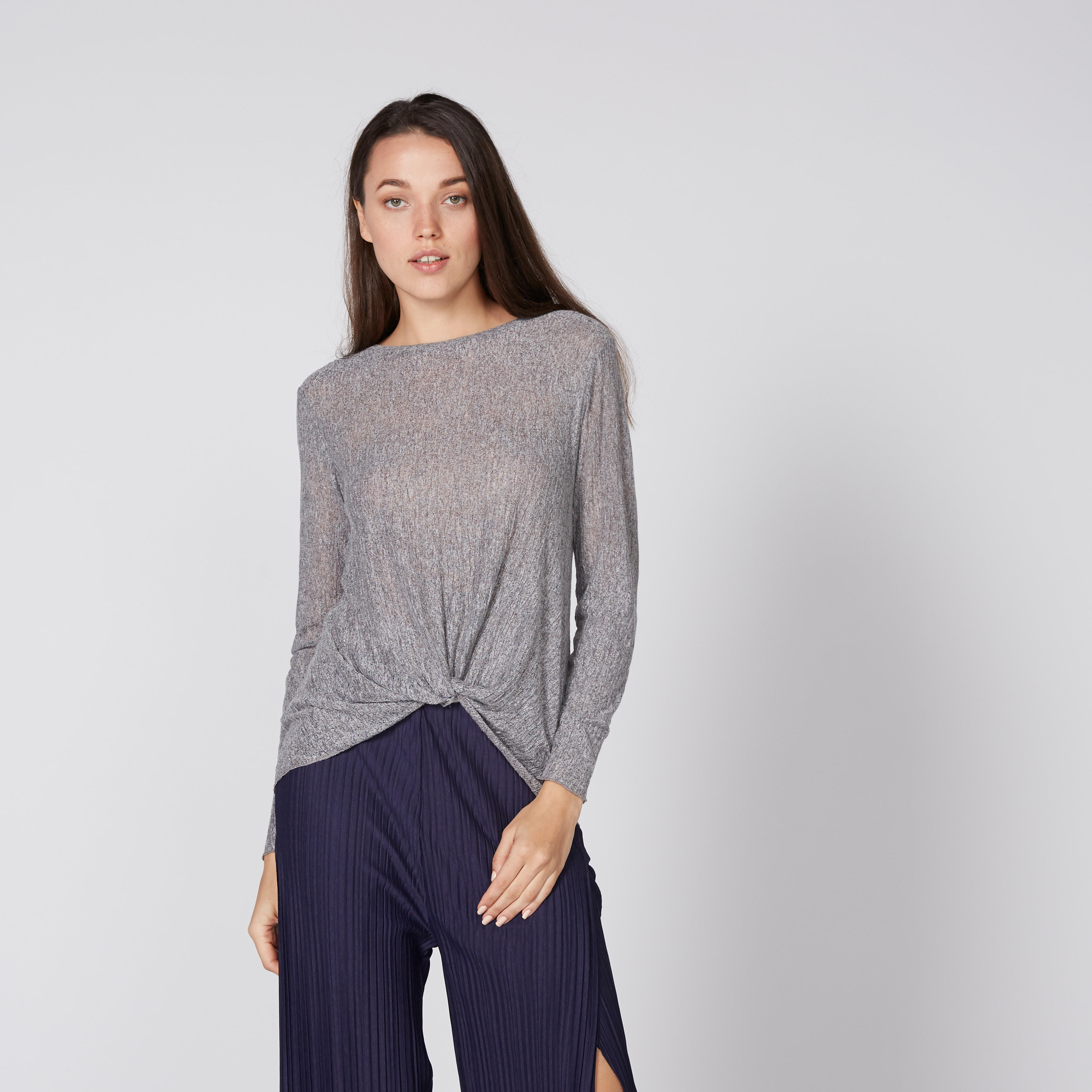 بلوزة بياقة مستديرة وأكمام طويلة مزيّنة بعقدة-women-clothing-shirtsandblouses-blouses-image-3