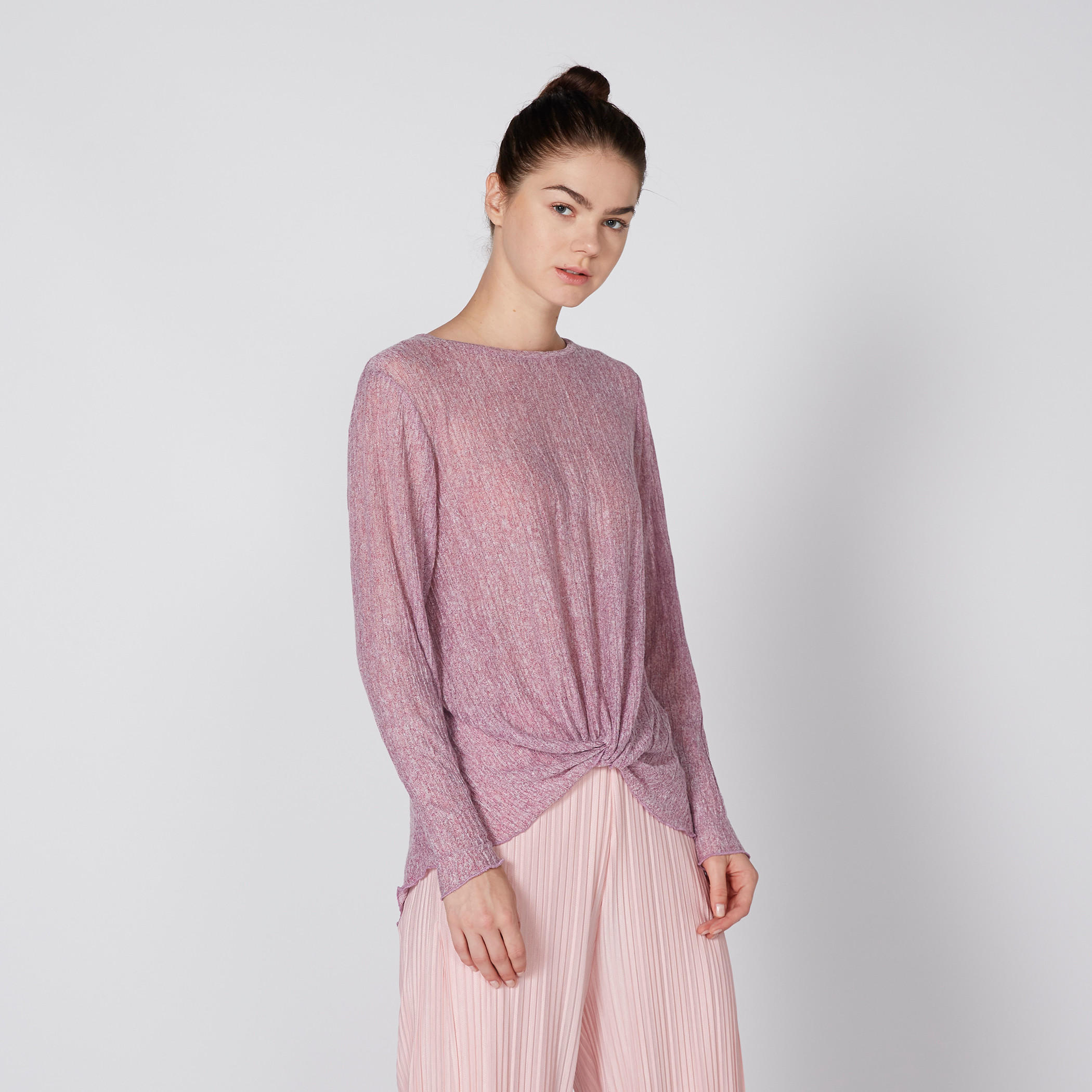 بلوزة بارزة الملمس بياقة مستديرة وأكمام طويلة-women-clothing-shirtsandblouses-blouses-image-1