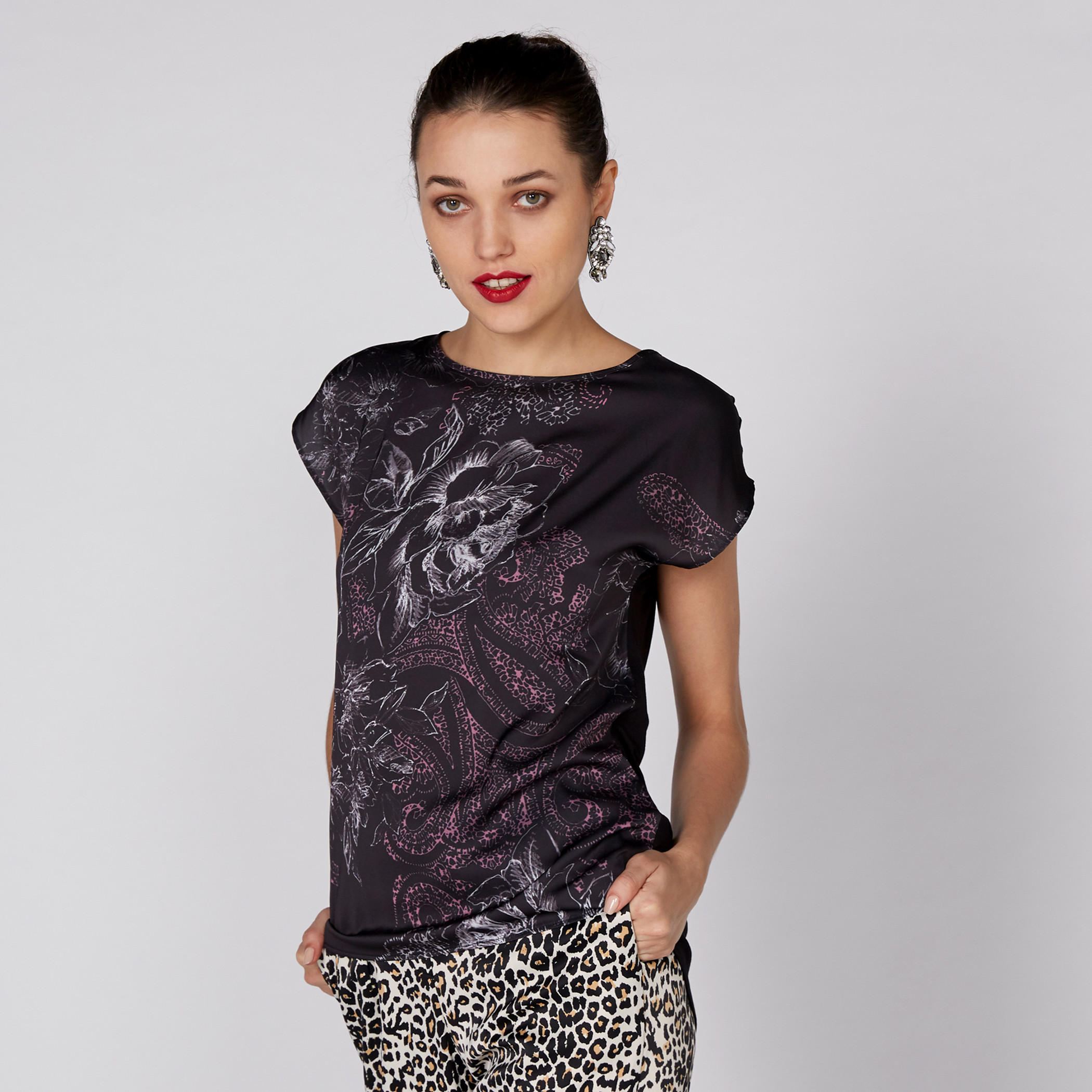 Printed Top with Round Neck and Extended Sleeves-women-clothing-shirtsandblouses-blouses-image-3