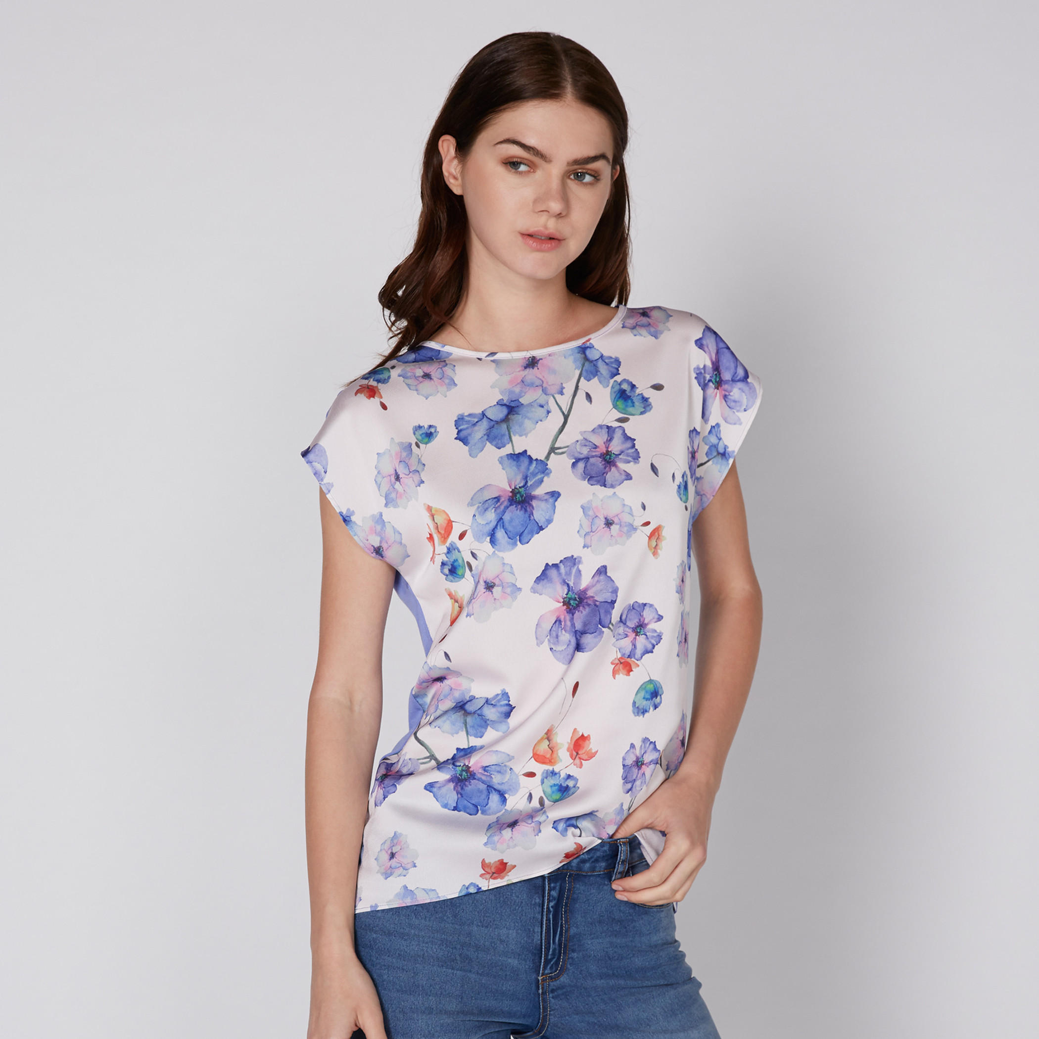 تيشيرت بياقة مستديرة وأكمام ممتدة وطبعات-women-clothing-shirtsandblouses-blouses-image-4
