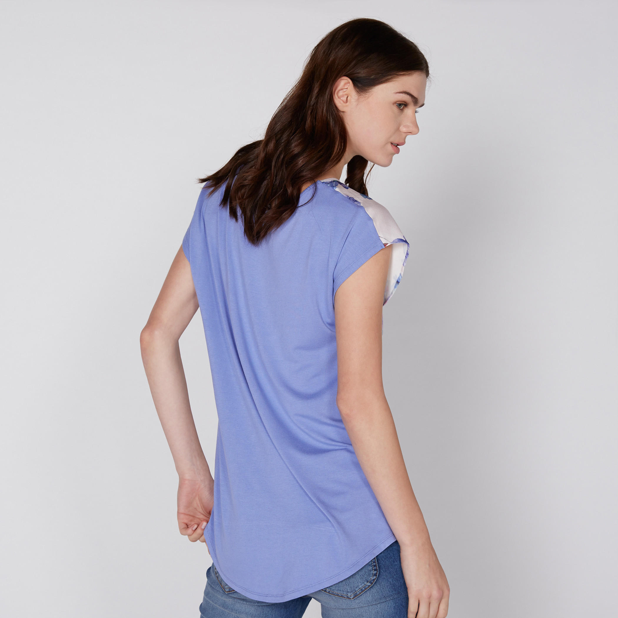 تيشيرت بياقة مستديرة وأكمام ممتدة وطبعات-women-clothing-shirtsandblouses-blouses-image-1