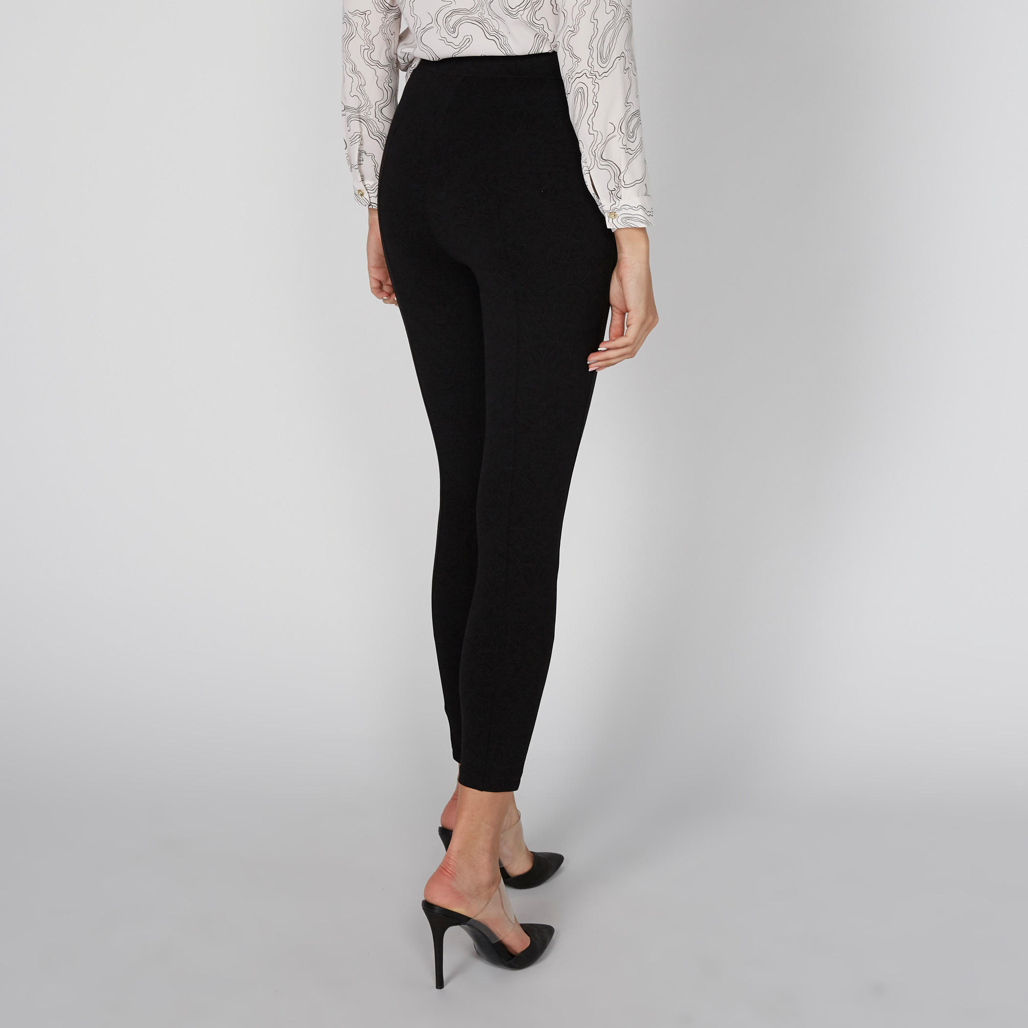 بنطال ليقنز قصير بخصر متوسط الارتفاع-women-clothing-bottoms-leggings-image-3