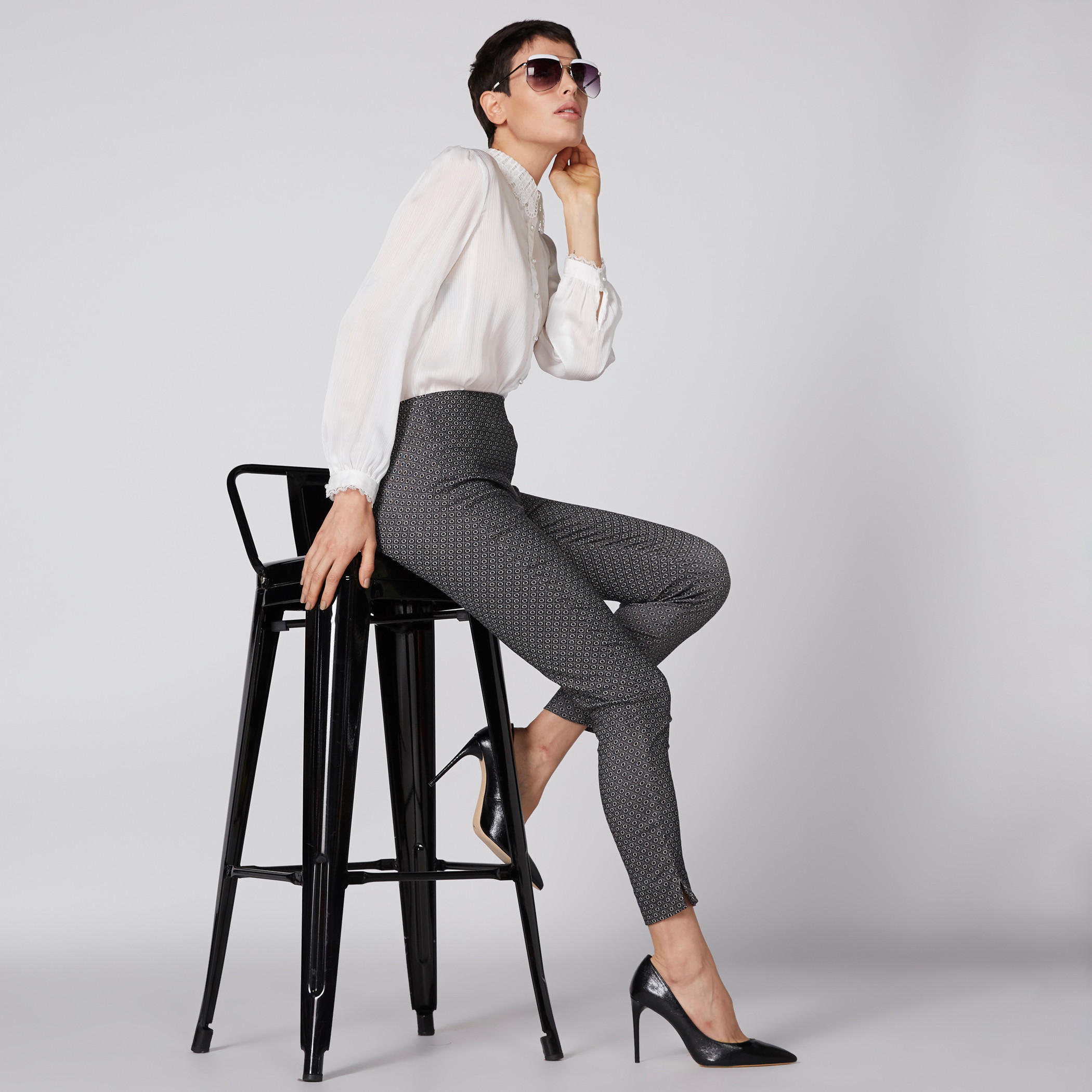 قميص بأكمام طويلة وتفاصيل دانتيل-women-clothing-shirtsandblouses-shirts-image-1