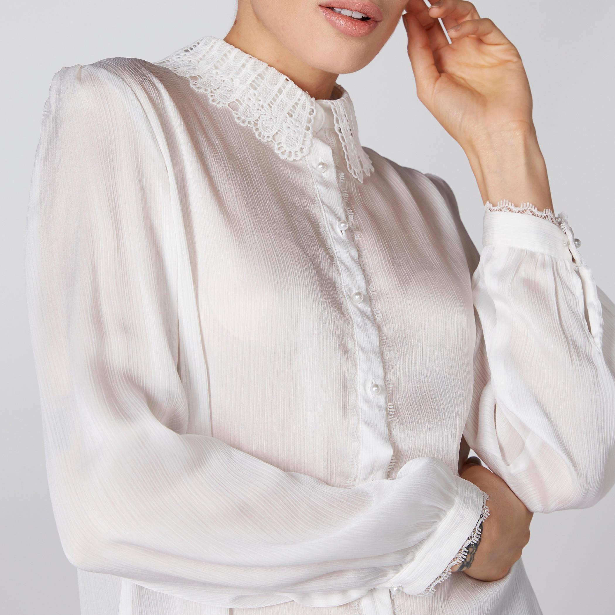 قميص بأكمام طويلة وتفاصيل دانتيل-women-clothing-shirtsandblouses-shirts-image-3