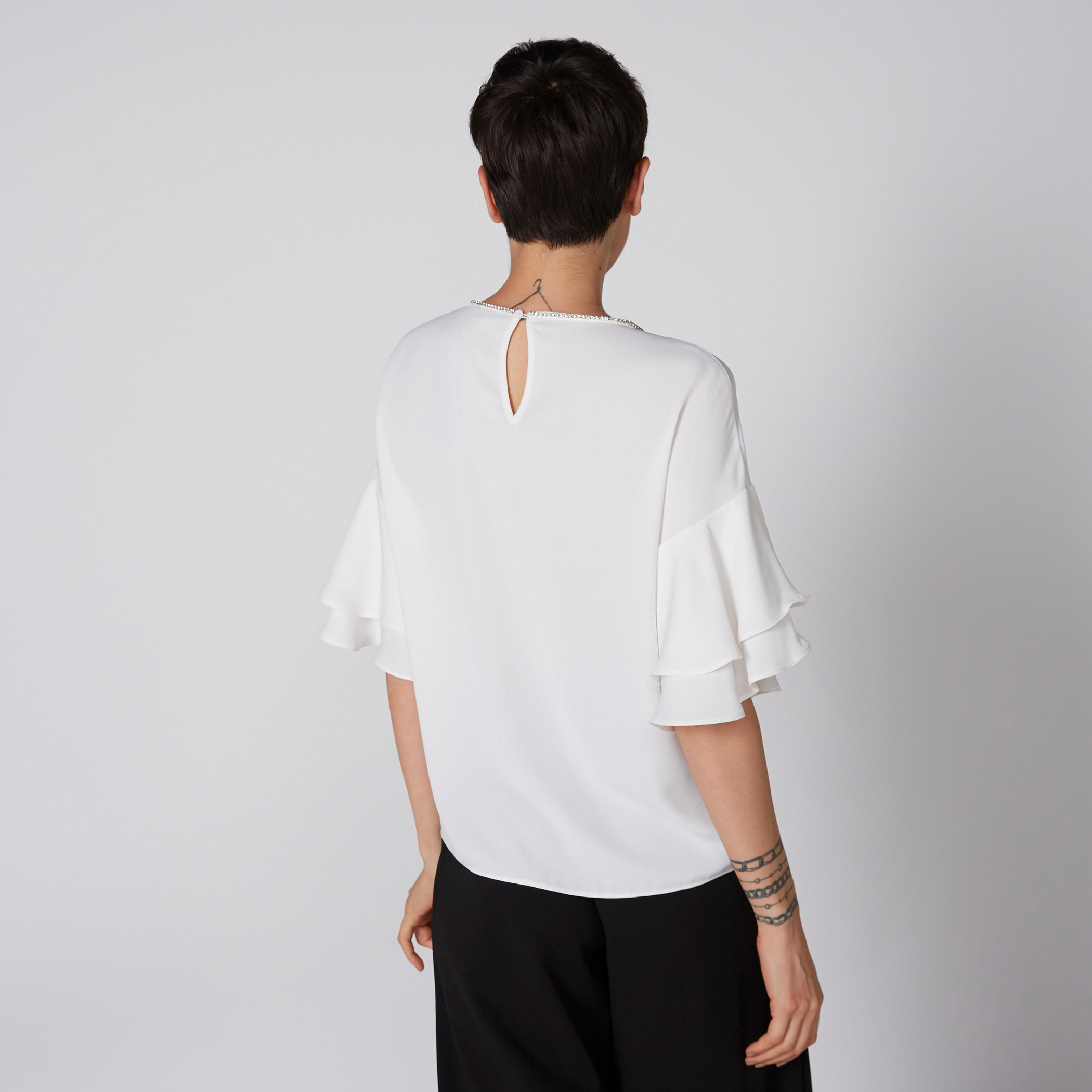 بلوزة مزيّنة بياقة مستديرة وأكمام واسعة ومشبك إغلاق ناعم-women-clothing-shirtsandblouses-blouses-image-3