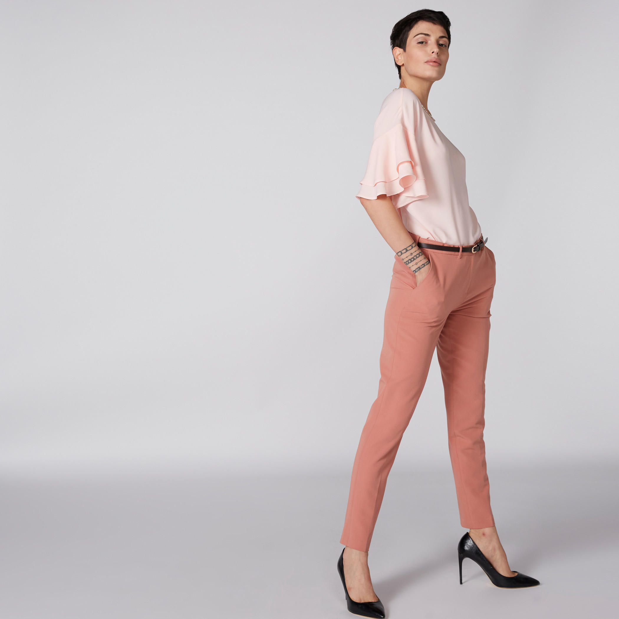 بلوزة مرصّعة بأكمام كشكش ومشبك إغلاق-women-clothing-shirtsandblouses-blouses-image-1