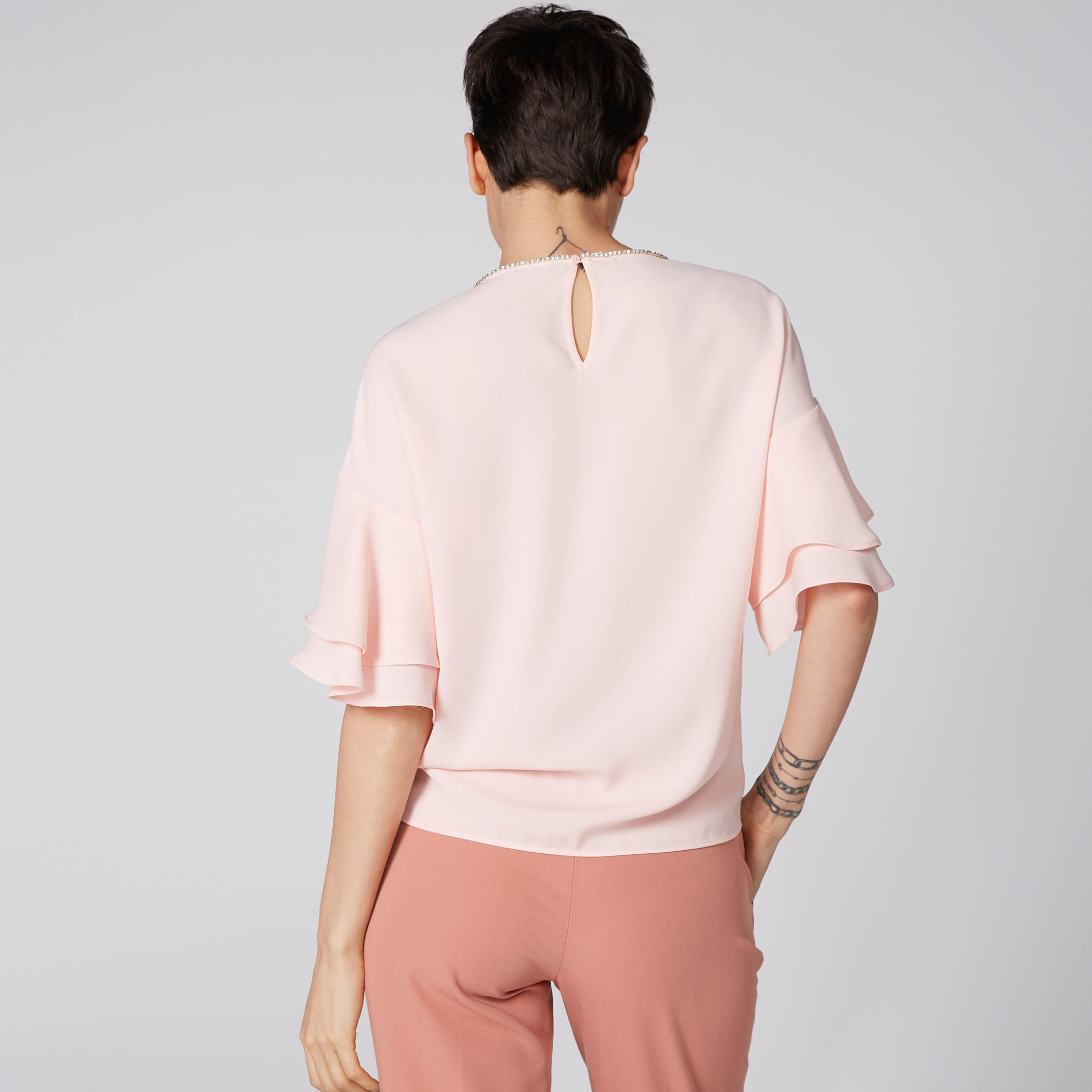 بلوزة مرصّعة بأكمام كشكش ومشبك إغلاق-women-clothing-shirtsandblouses-blouses-image-4