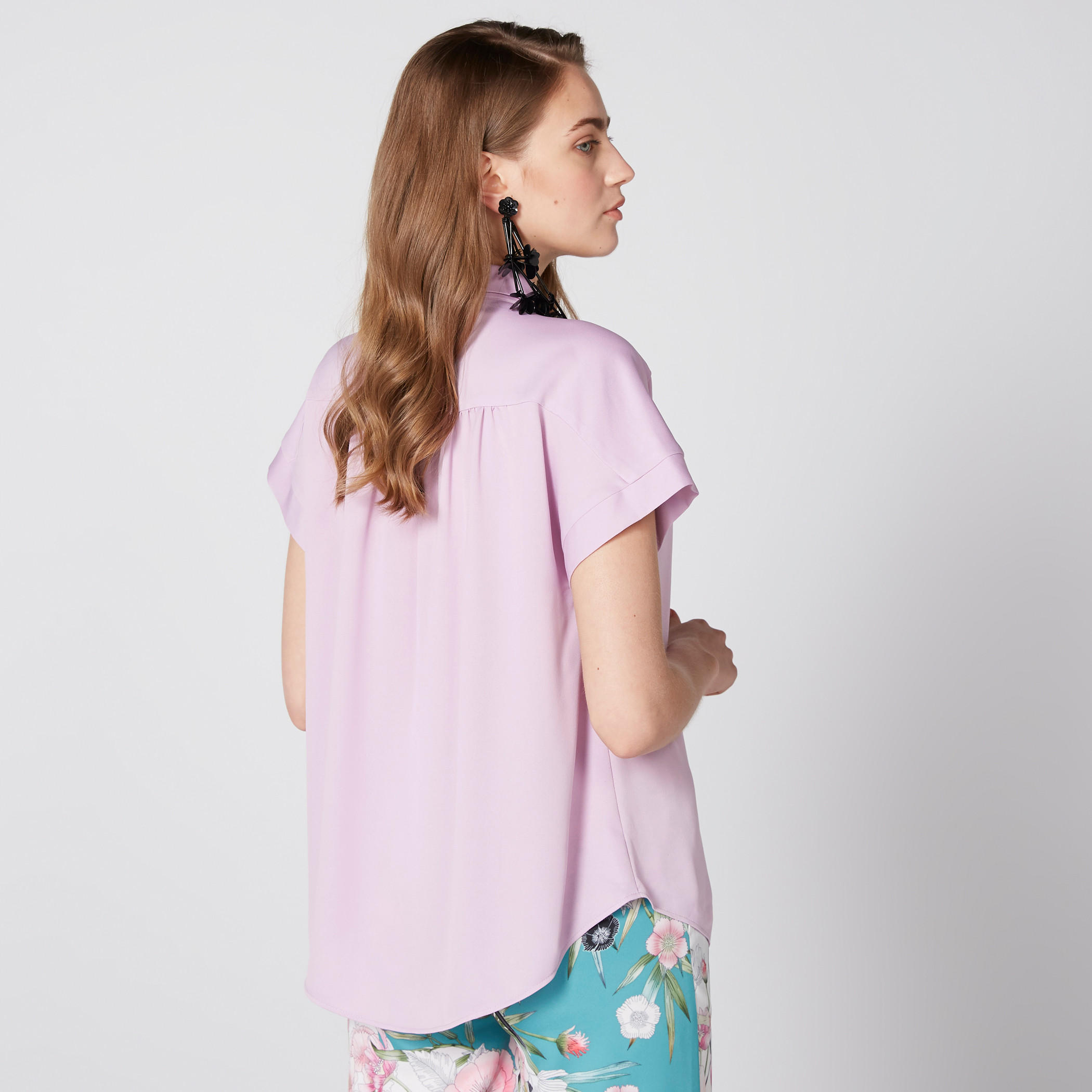 قميص بتفاصيل دانتيل وأزرار غير مرئية-women-clothing-shirtsandblouses-shirts-image-3