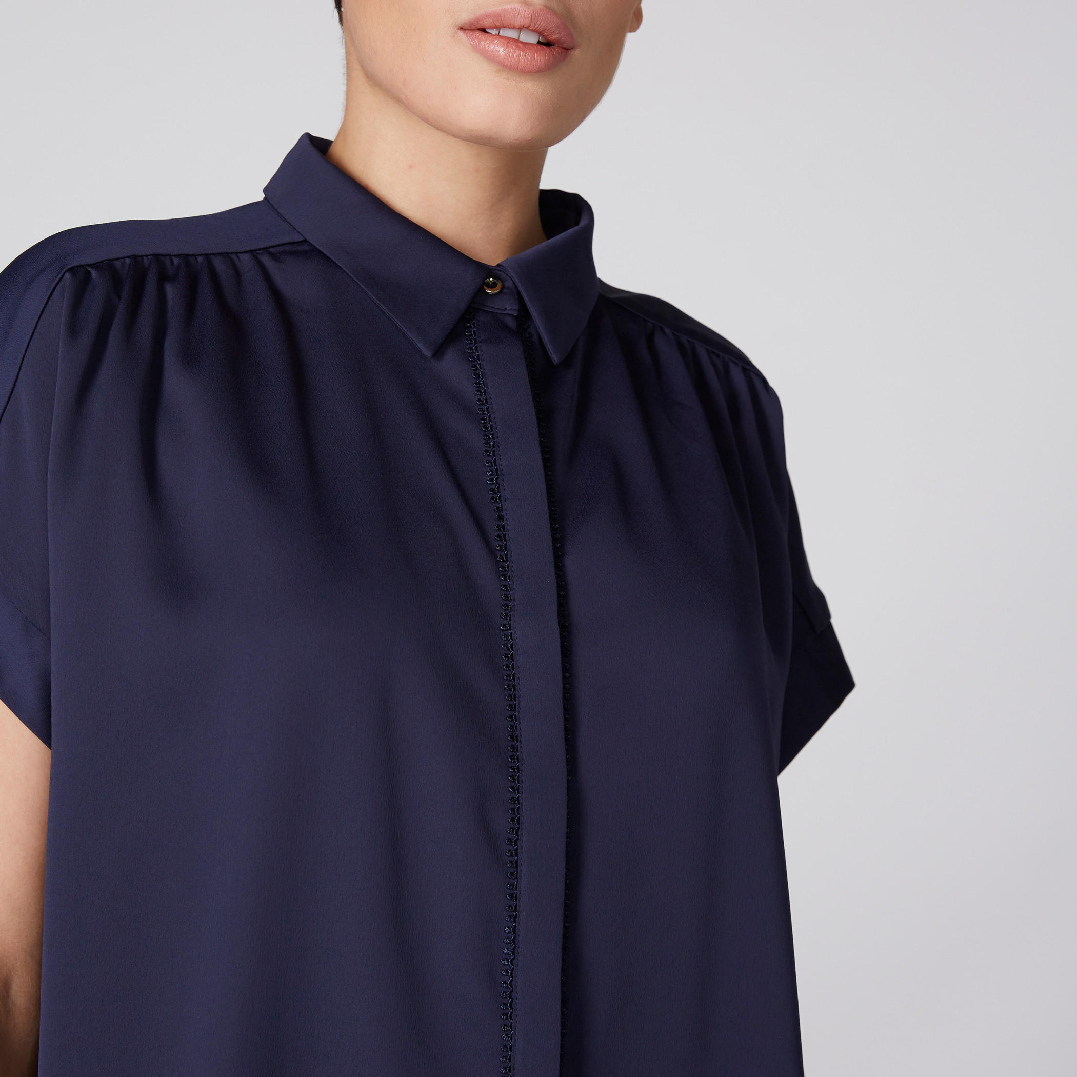 قميص بأكمام متصلة ووصلة أزرار مخفية-women-clothing-shirtsandblouses-shirts-image-2
