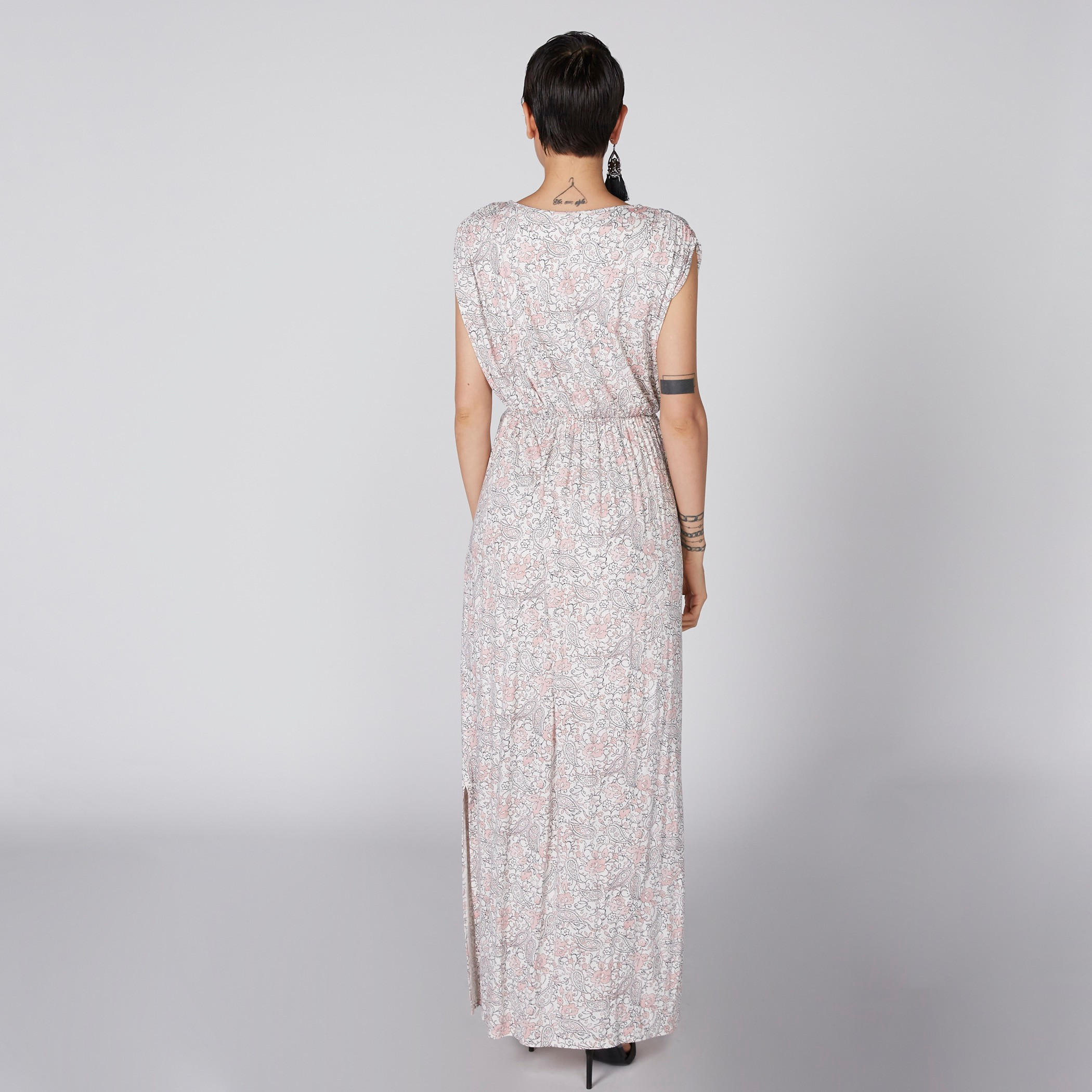 فستان طويل بأكمام كاب وفتحة جانبية وطبعات-women-clothing-dresses-image-2