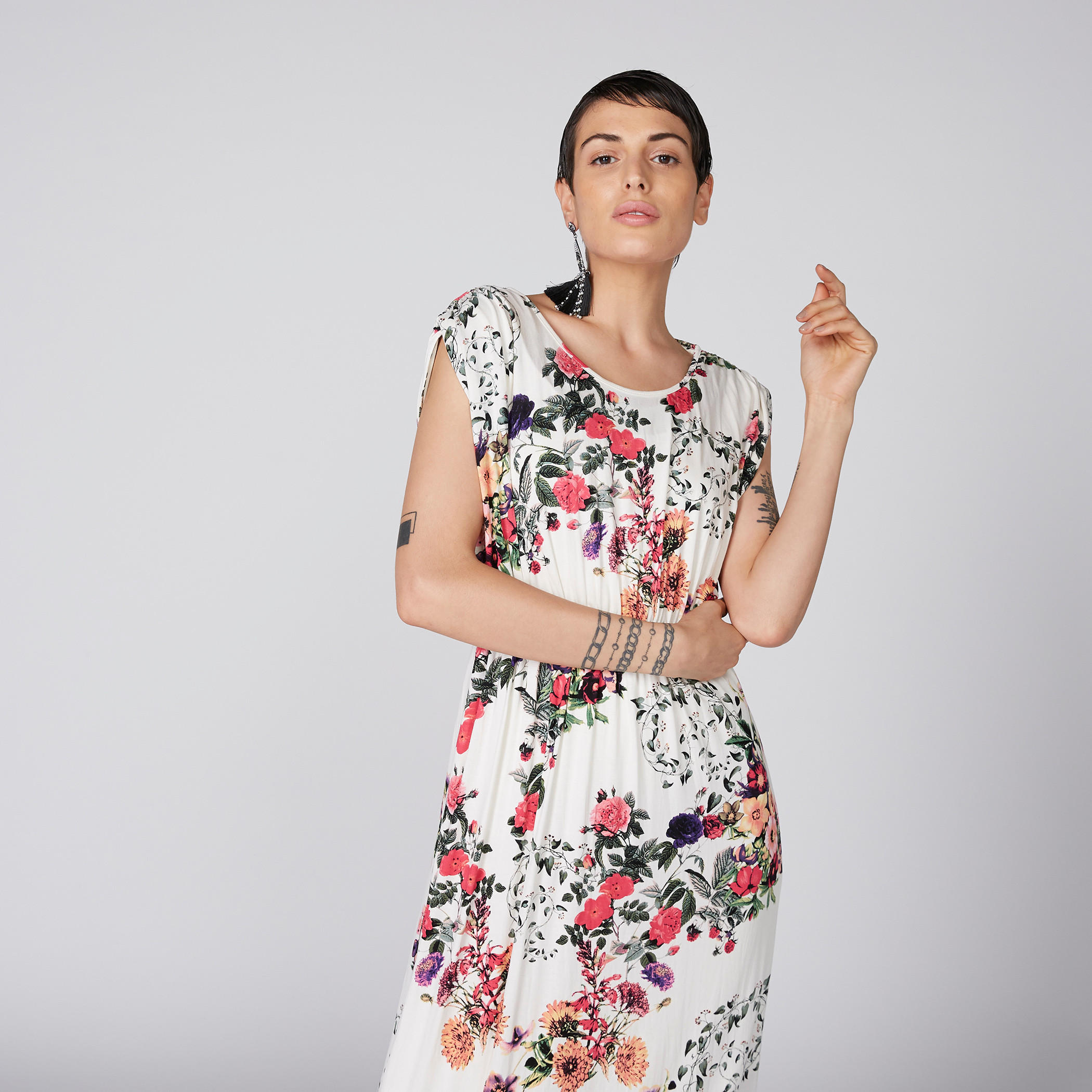 فستان طويل بأكمام كاب وياقة مستديرة وطبعات-women-clothing-dresses-image-1