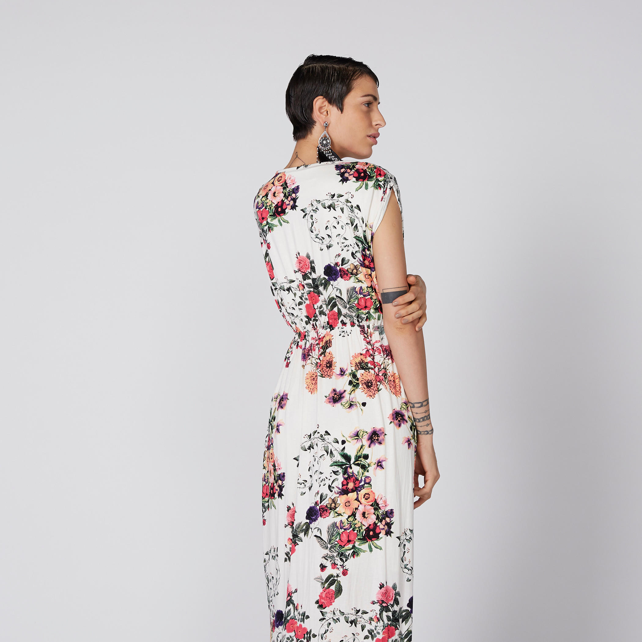 فستان طويل بأكمام كاب وياقة مستديرة وطبعات-women-clothing-dresses-image-3