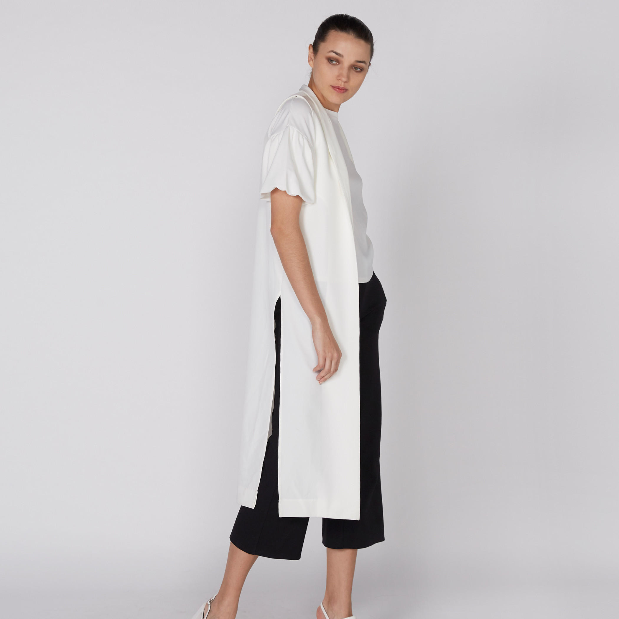 بلوزة بياقة مستديرة وأكمام قصيرة-women-clothing-shirtsandblouses-blouses-image-3