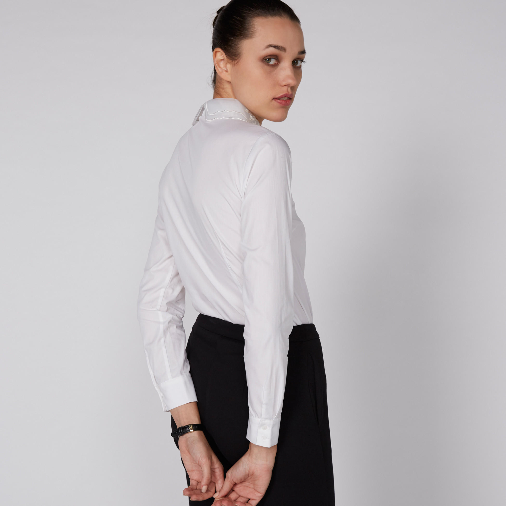 قميص مطرز بأكمام طويلة وأزرار-women-clothing-shirtsandblouses-shirts-image-1
