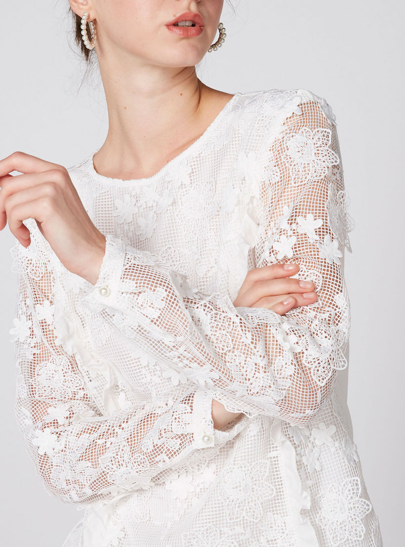 قميص بأكمام طويلة وتفاصيل دانتيل وتطريز-women-clothing-shirtsandblouses-blouses-image-3