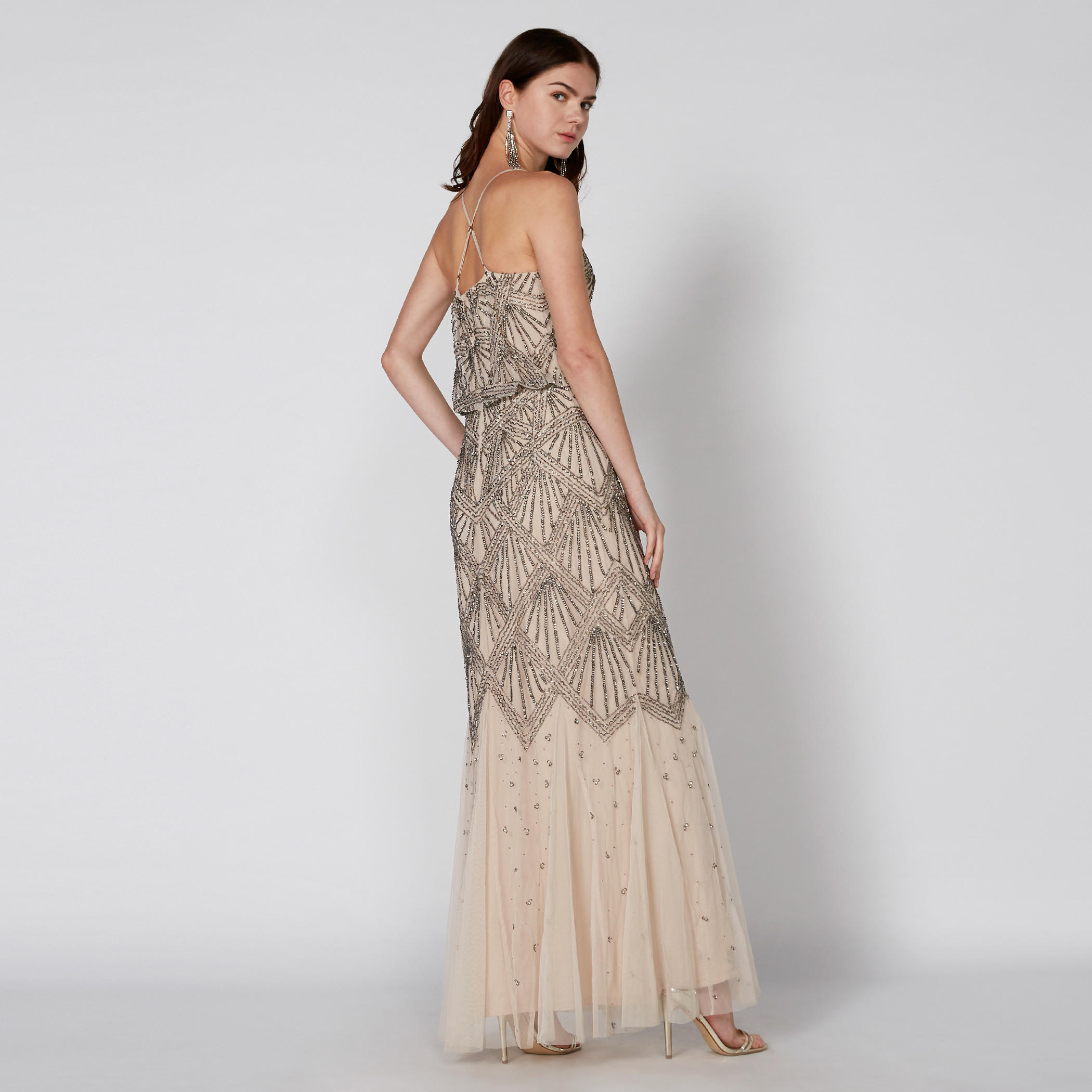 فستان طويل مزخرف دون أكمام بحمّالات متقاطعة وتفاصيل شبكية-women-clothing-dresses-image-5