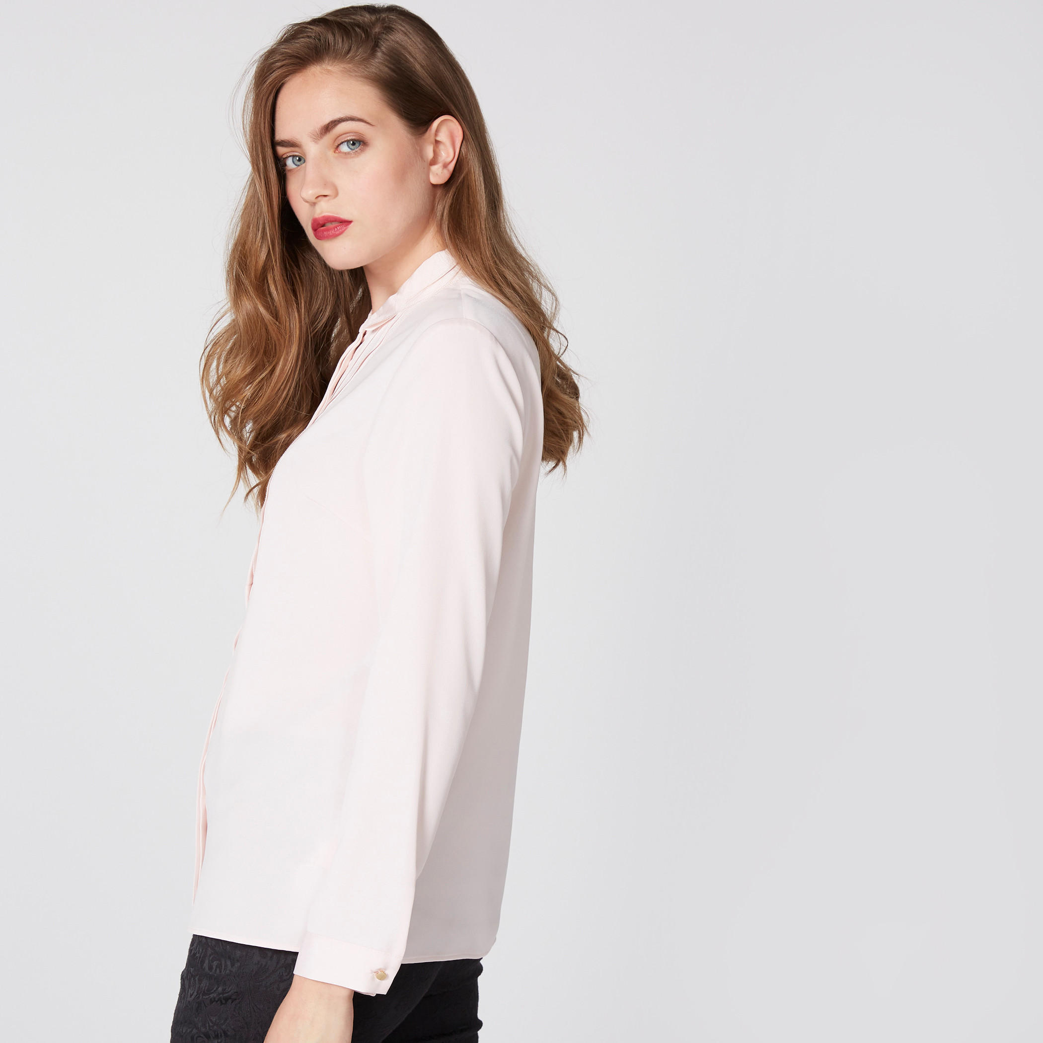 قميص بأكمام طويلة ووصلة أزرار مخفية-women-clothing-shirtsandblouses-shirts-image-3
